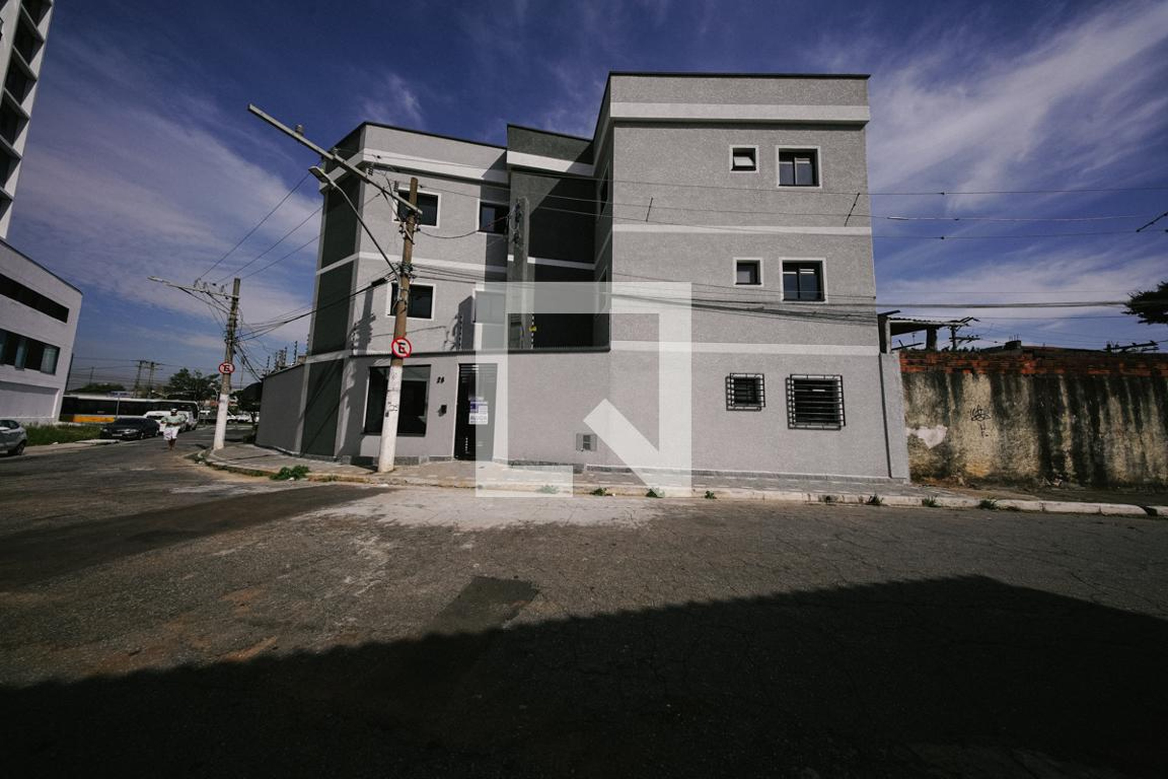 Fachada Condomínio em Rua Salmorão, 25