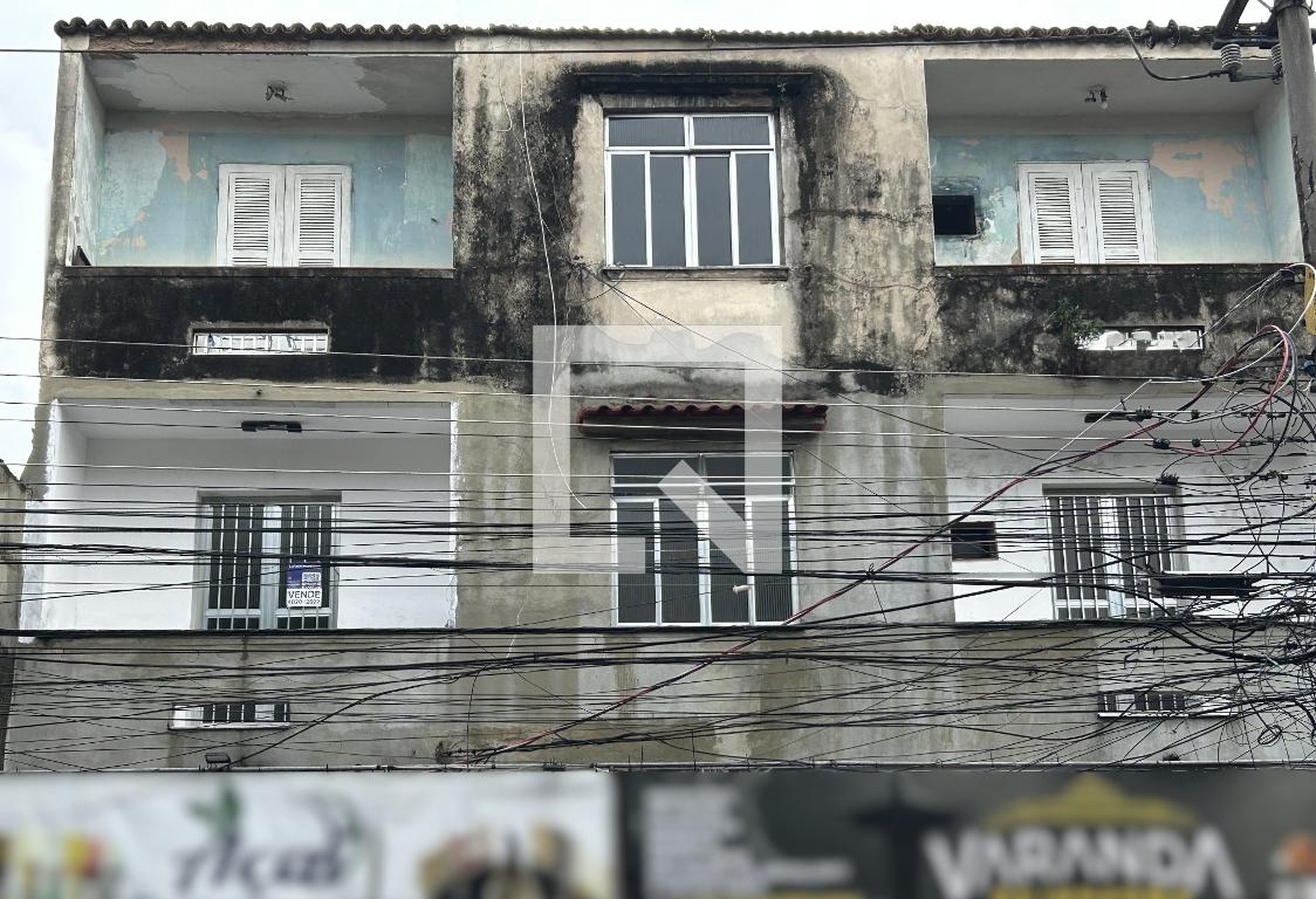Fachada Condomínio em Rua Padre Januário, 94