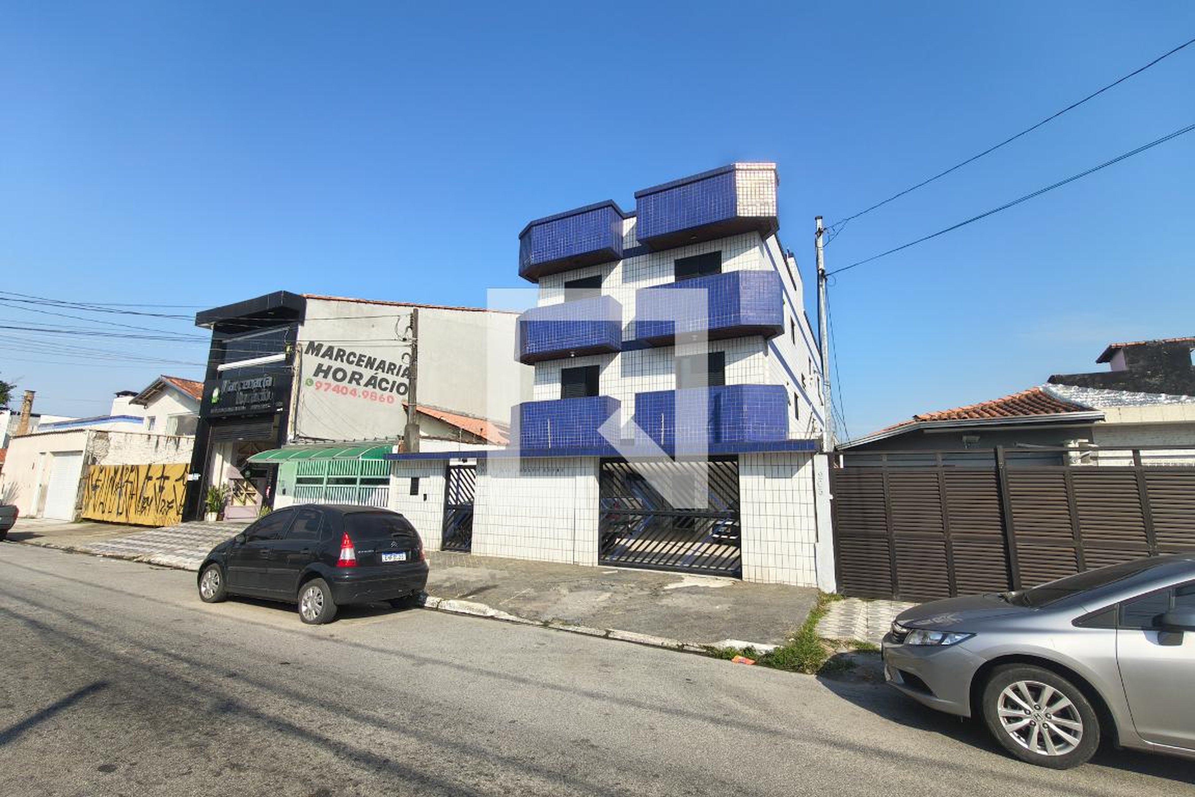 Fachada Condomínio em Rua Guarujá, 197