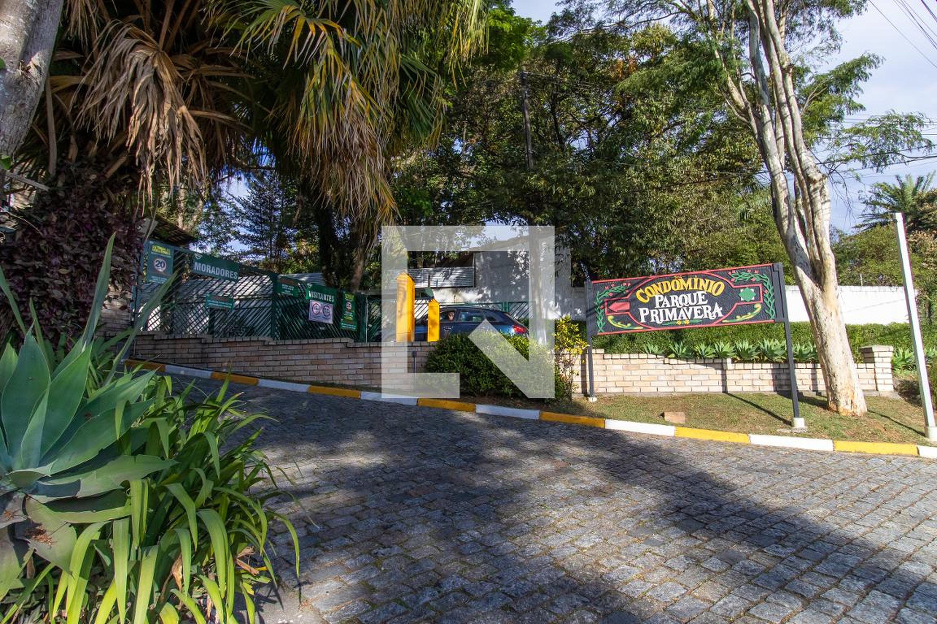 Fachada do condomínio Condomínio Parque Primavera