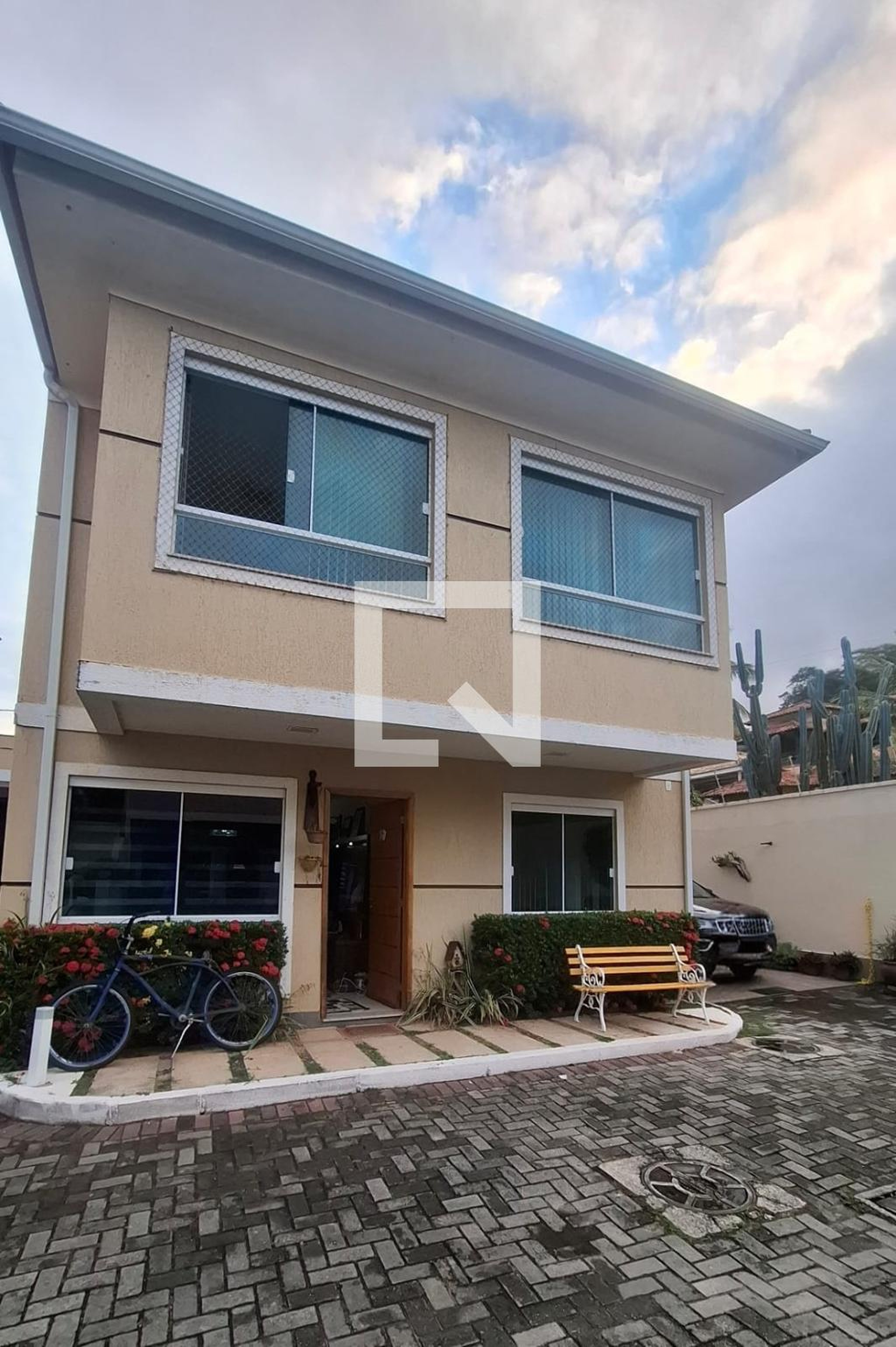 Fachada Condomínio em Rua Doutor Paulo Cesar Gomes Pereira, 253