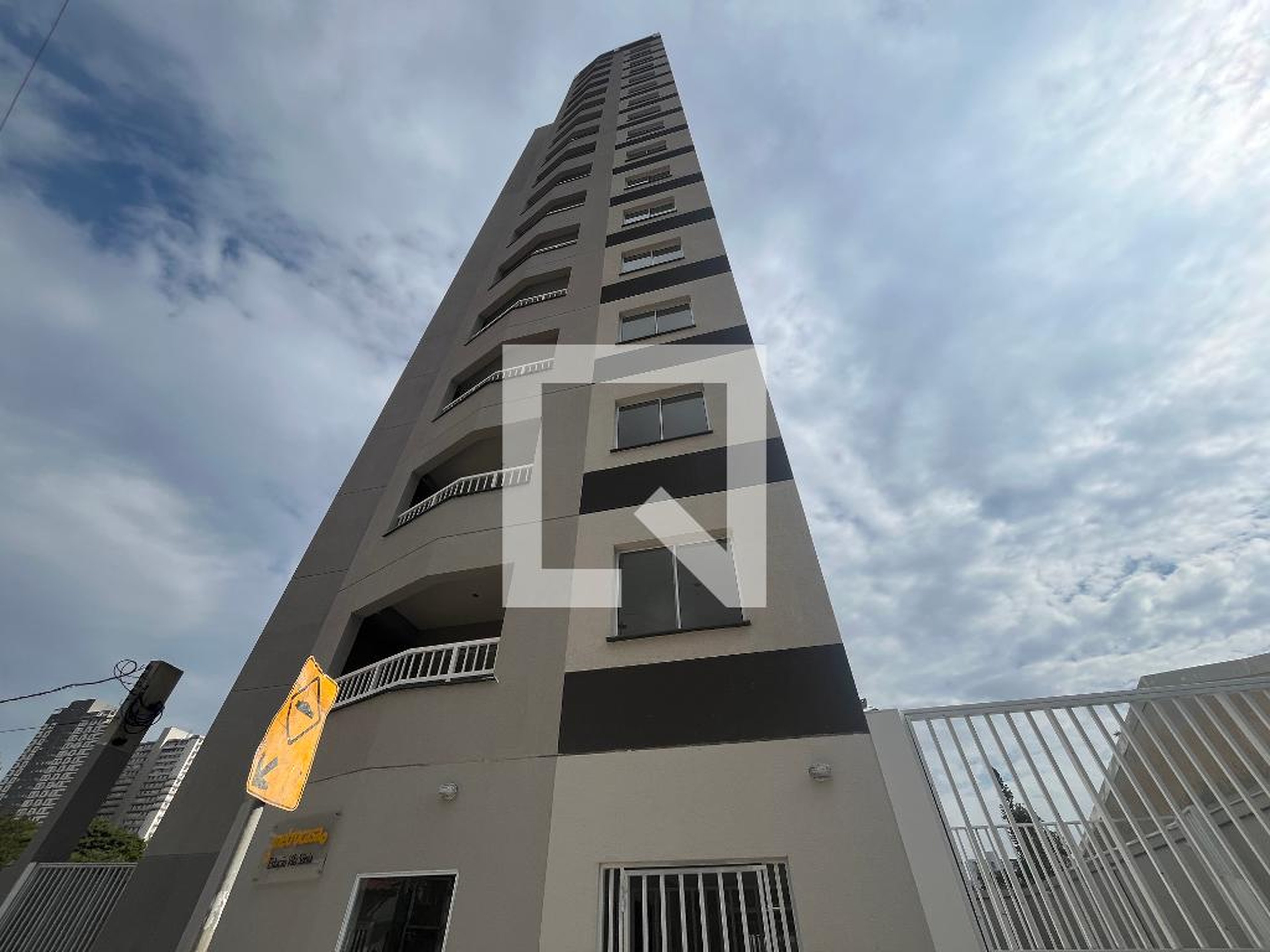 Fachada Condomínio em Rua Grauçá, 135