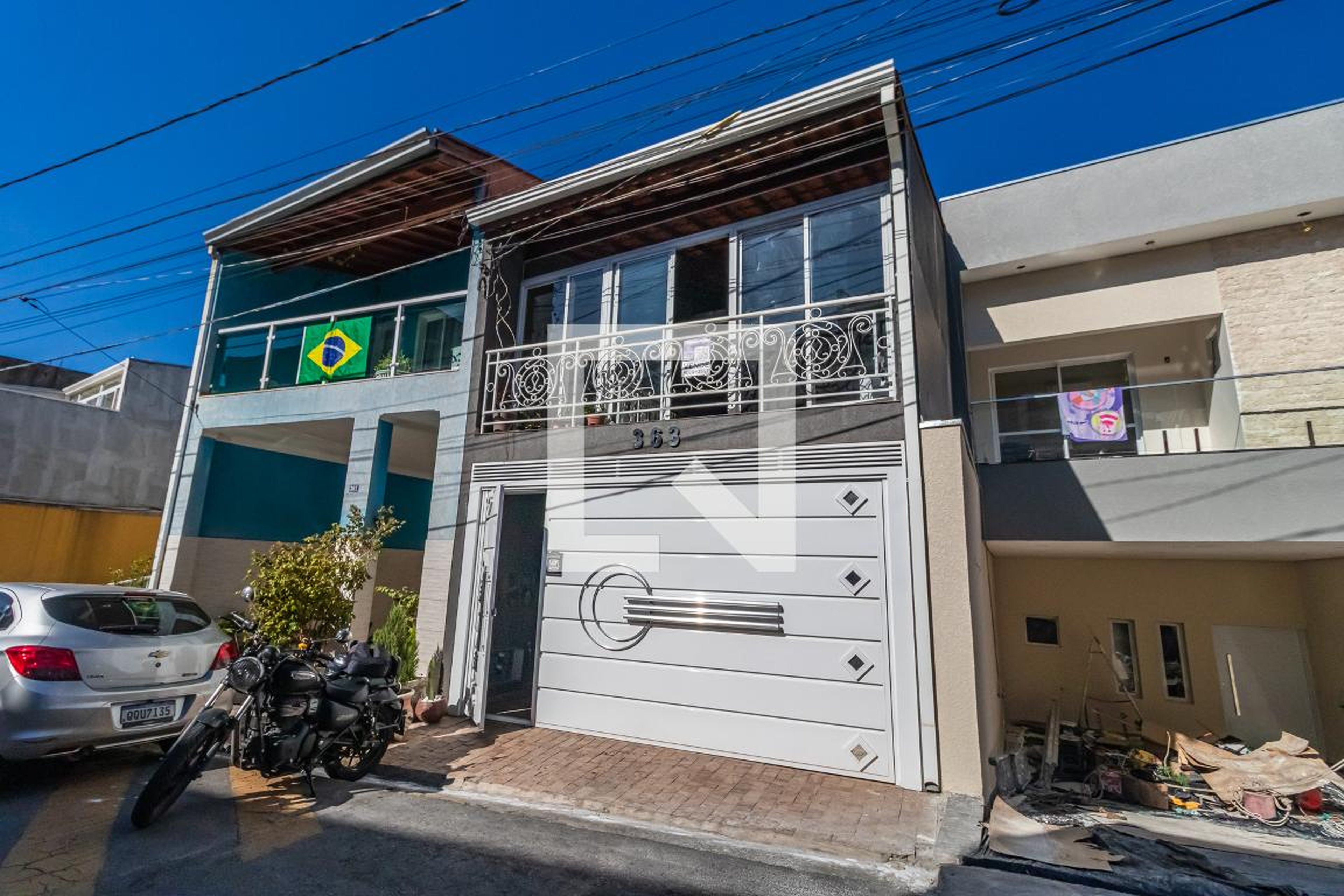 Fachada Condomínio em Rua Bronze, 101