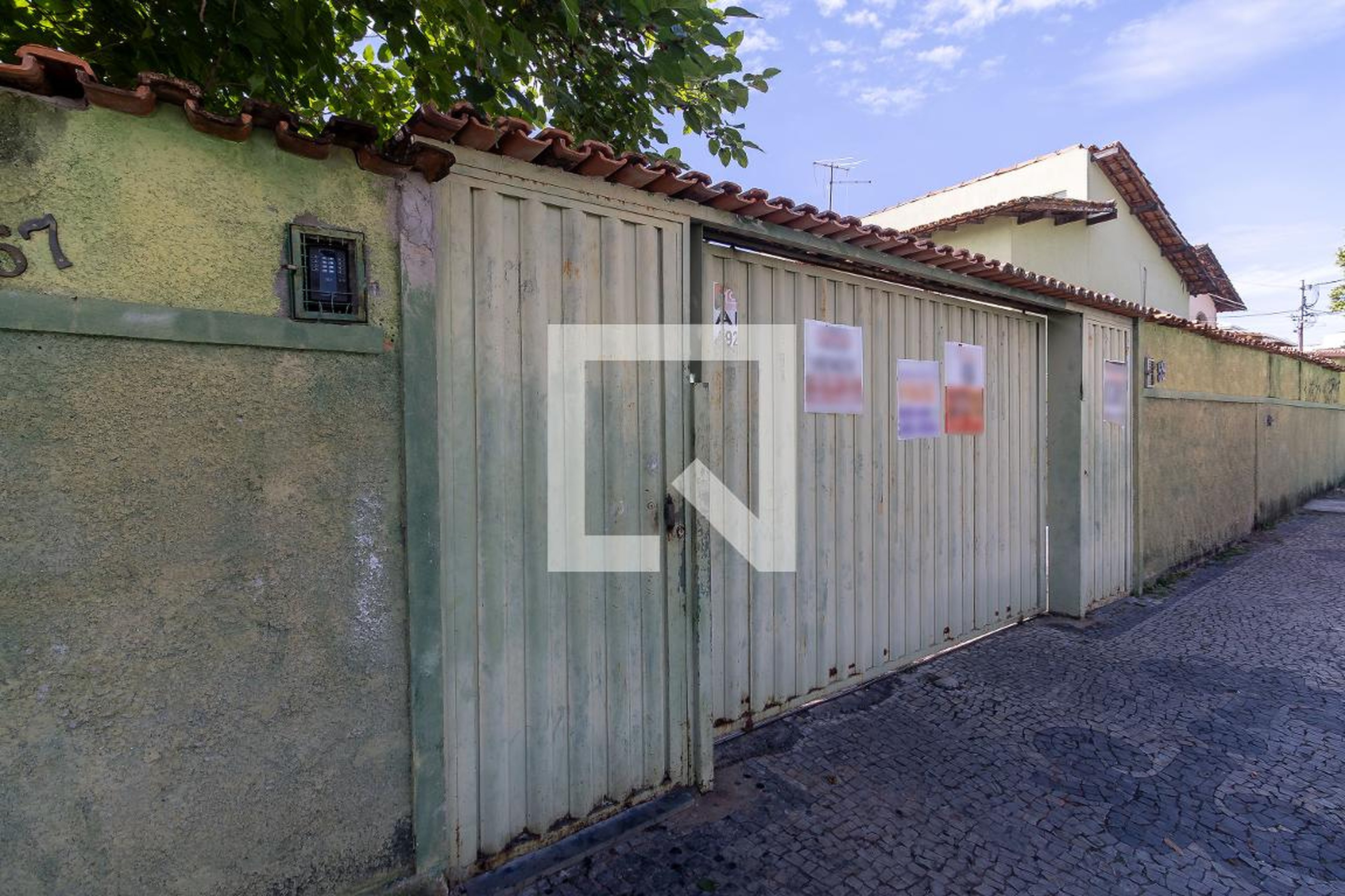 Fachada Condomínio em Rua Henrique Horta, 57