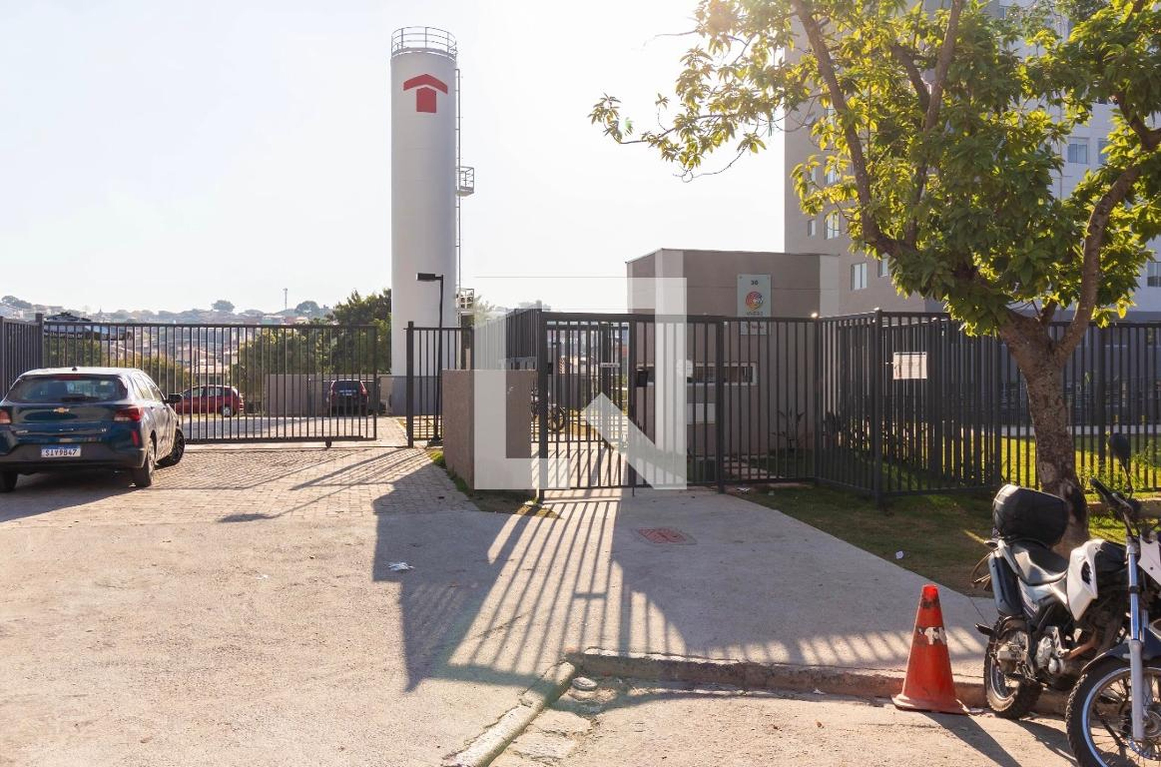 Fachada do Prédio Condomínio em Praça Amianto, 18