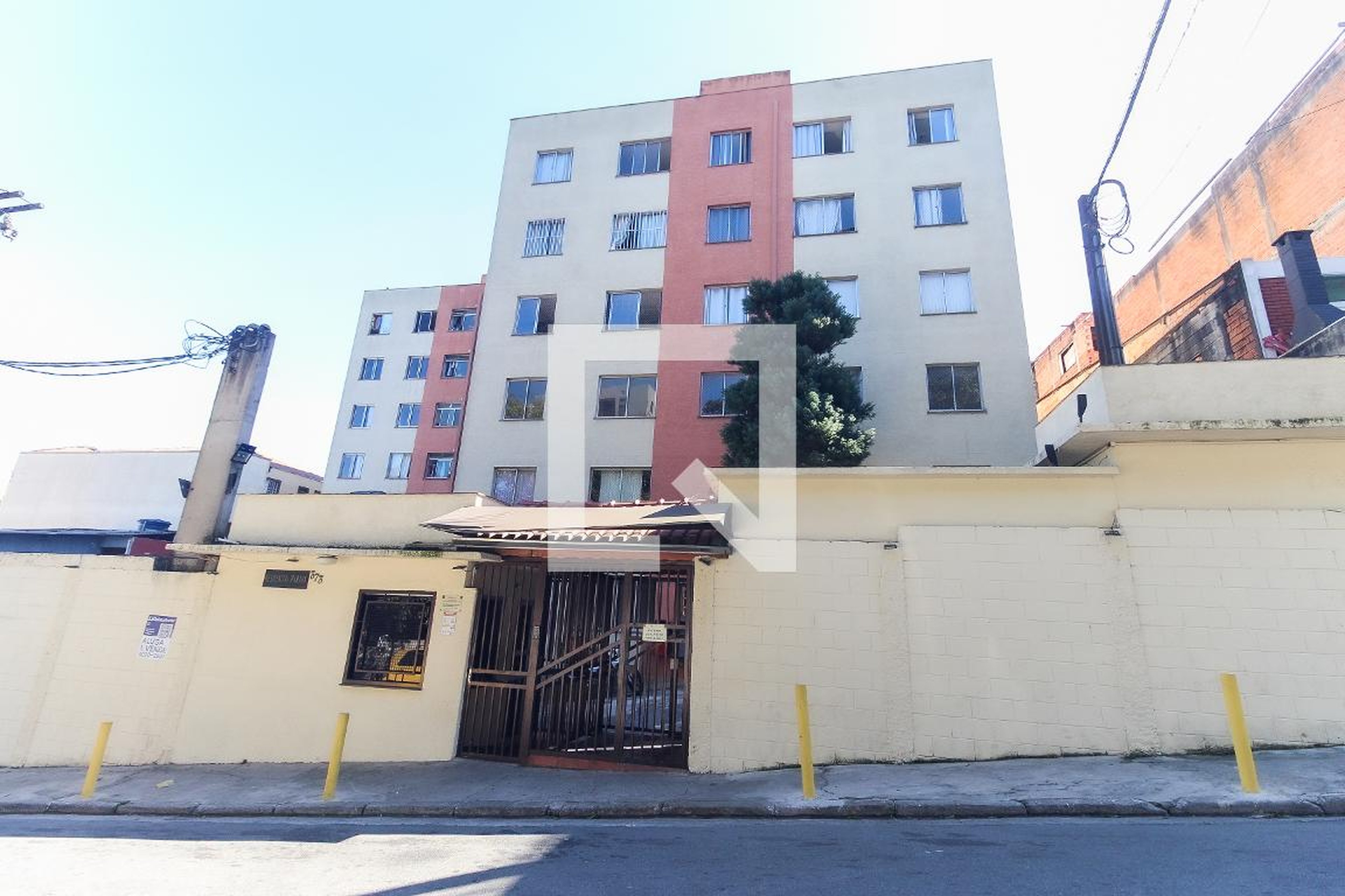 Fachada do Prédio Condomínio em Rua Antônio Thadeo, 373