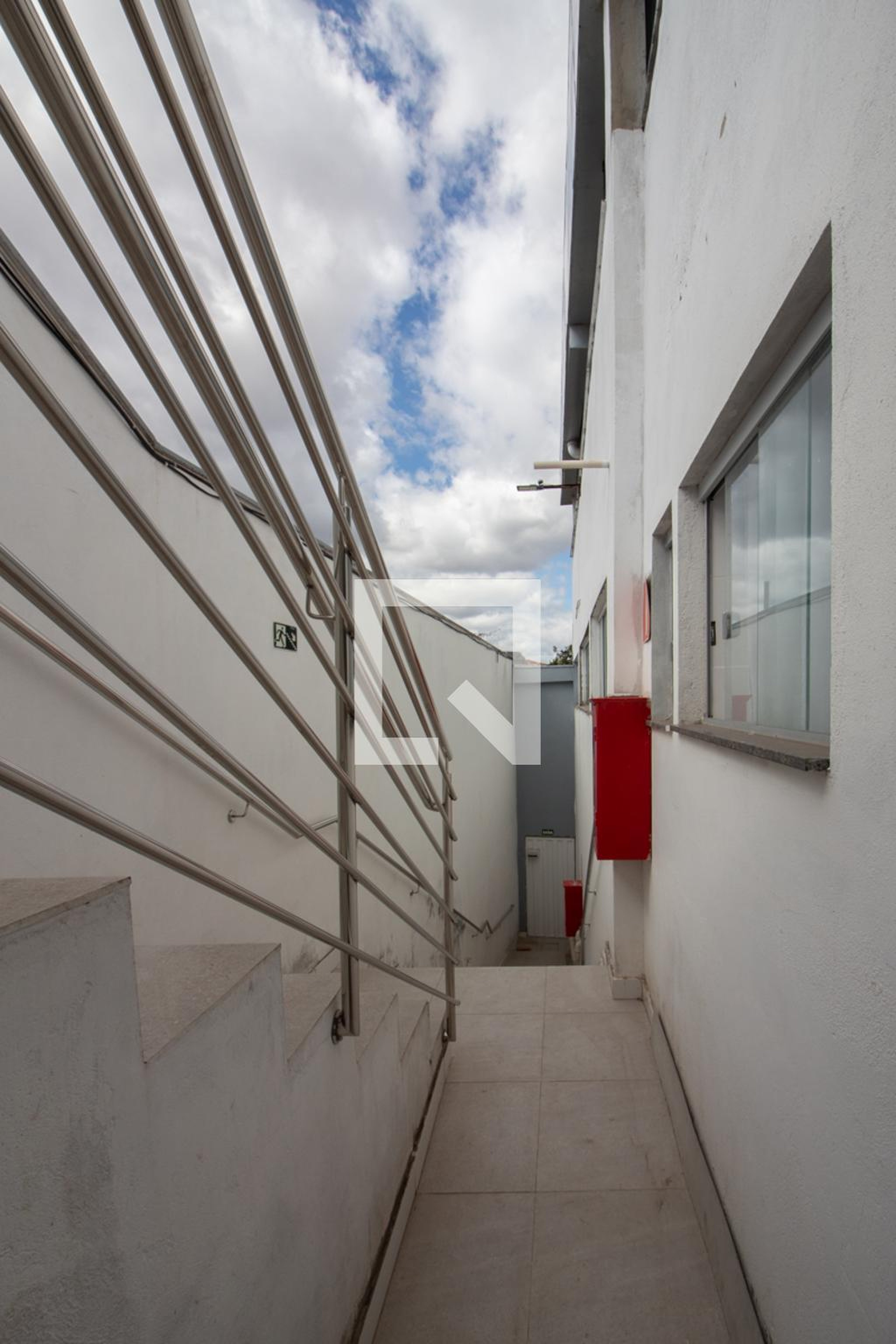 Entrada Condomínio em Rua Quênia, 321