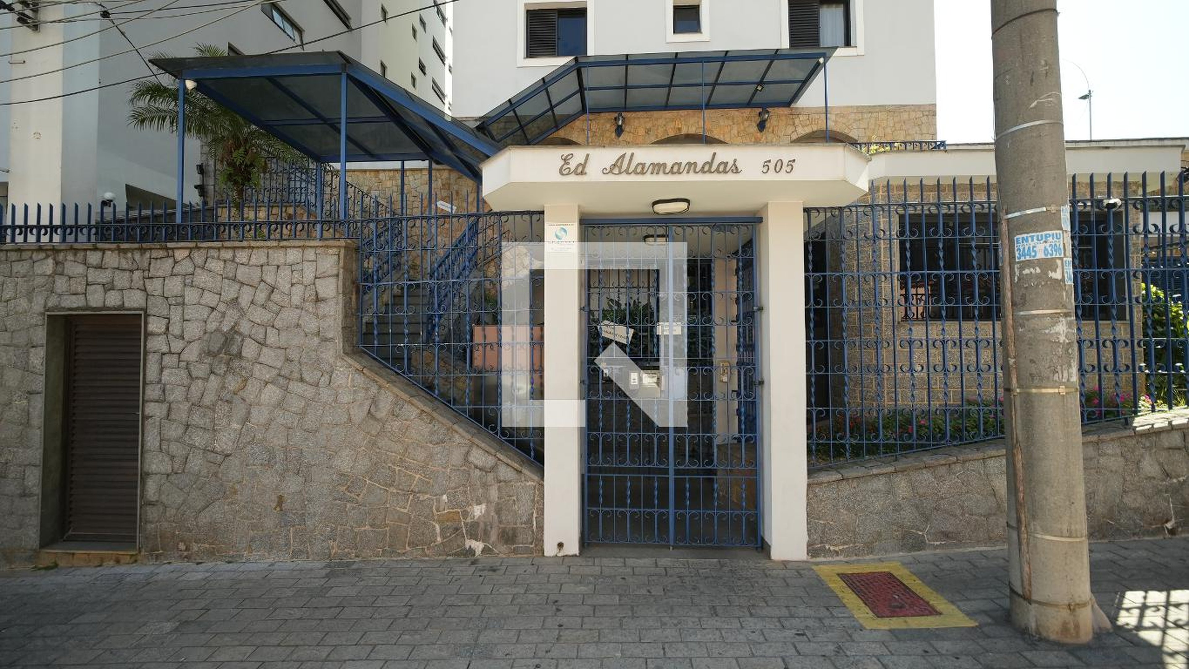 Fachada do Prédio Edifício Alamandas