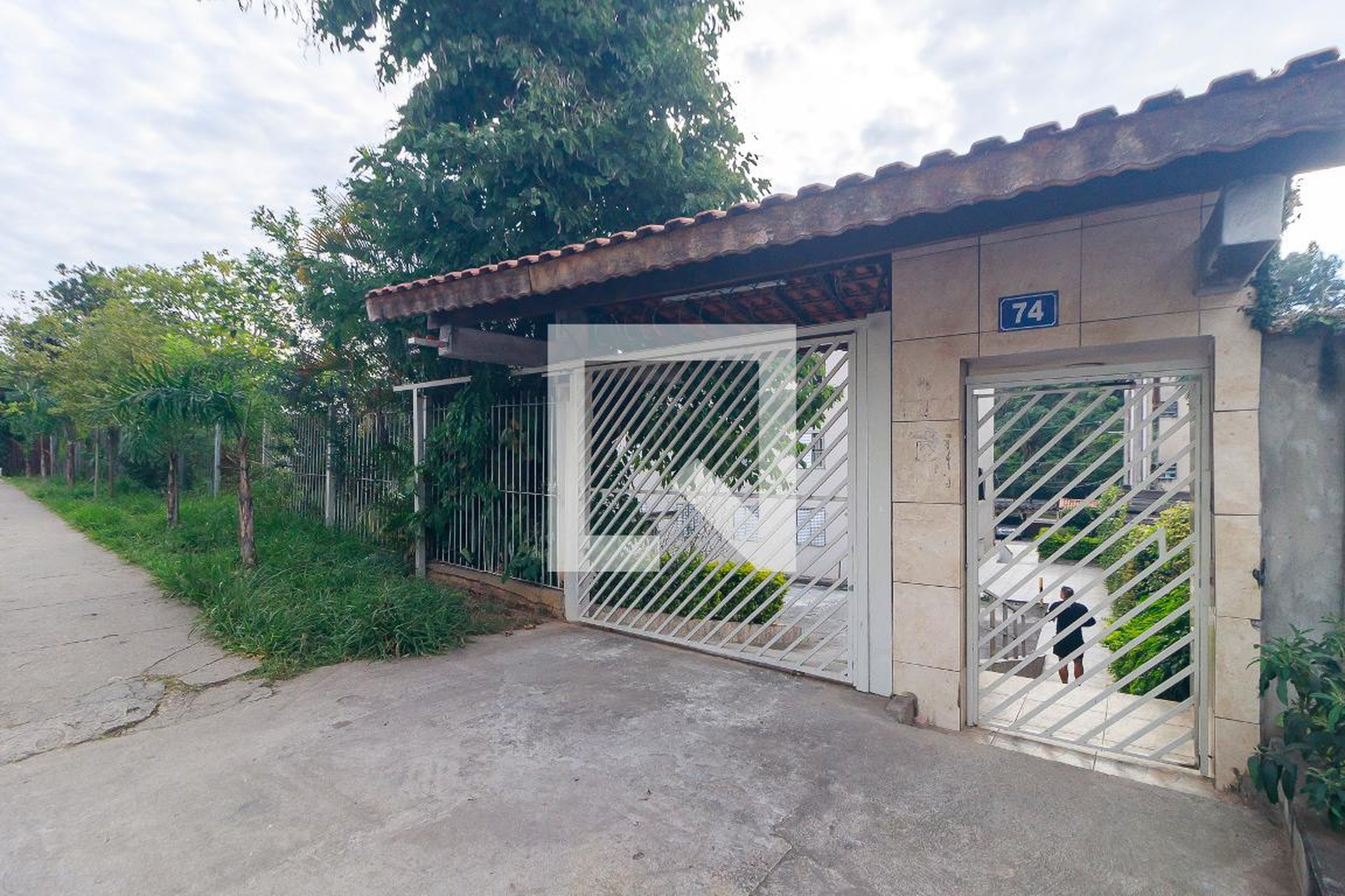 Fachada Condomínio em Rua dos Mercantéis, 74