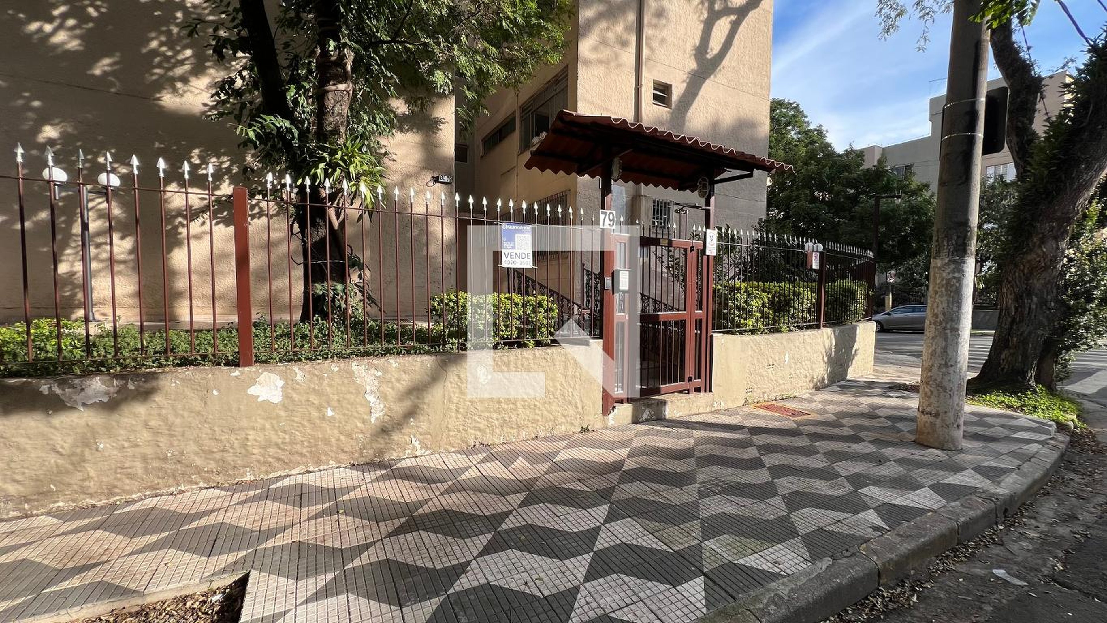 Fachada Condomínio em Rua Araçuaí, 79