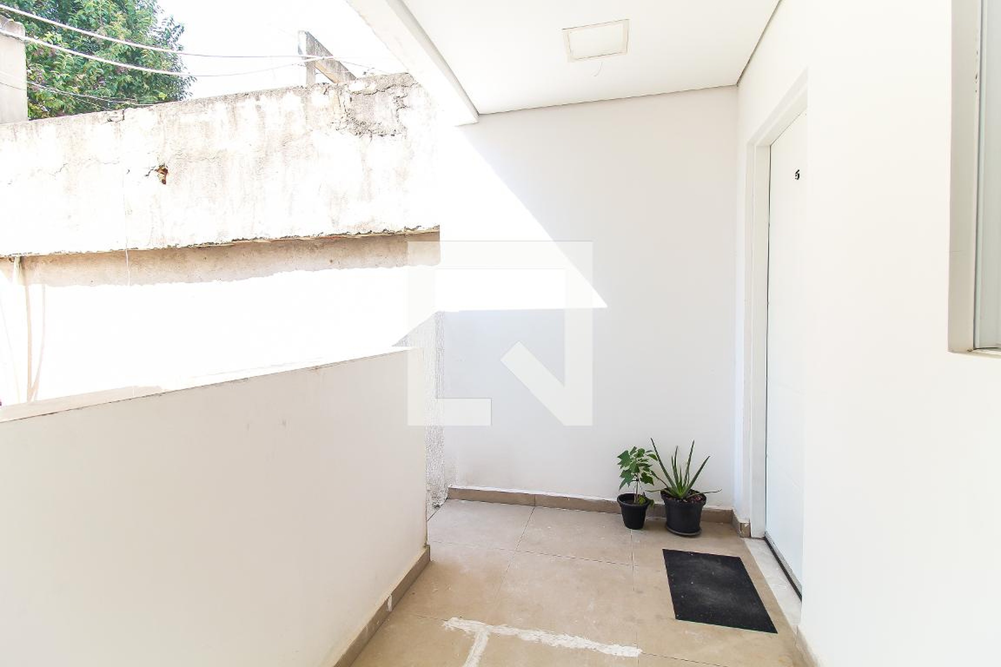 Hall - null