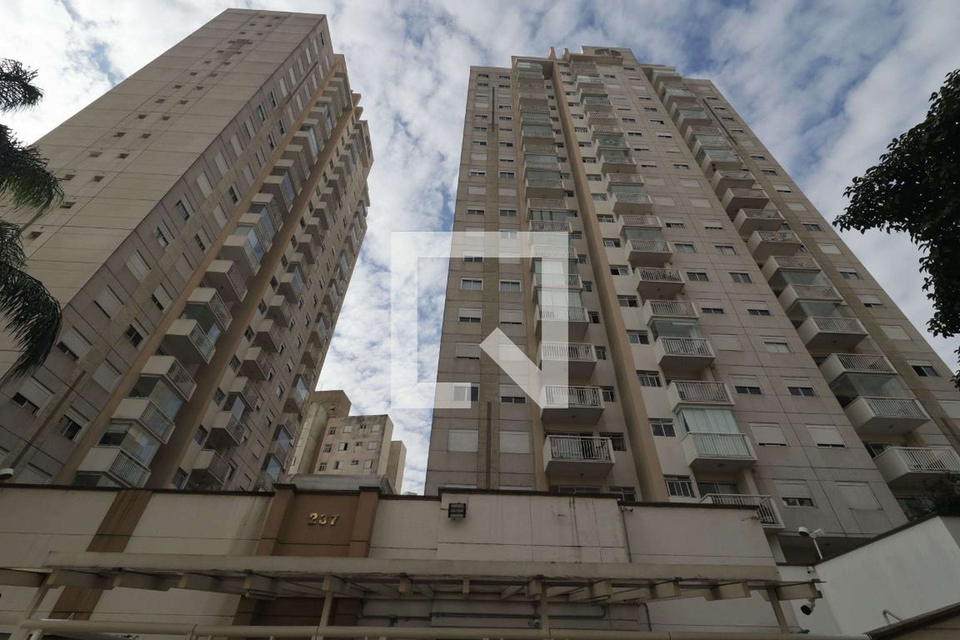Fachada Condomínio em Rua Cesário Ramalho, 237