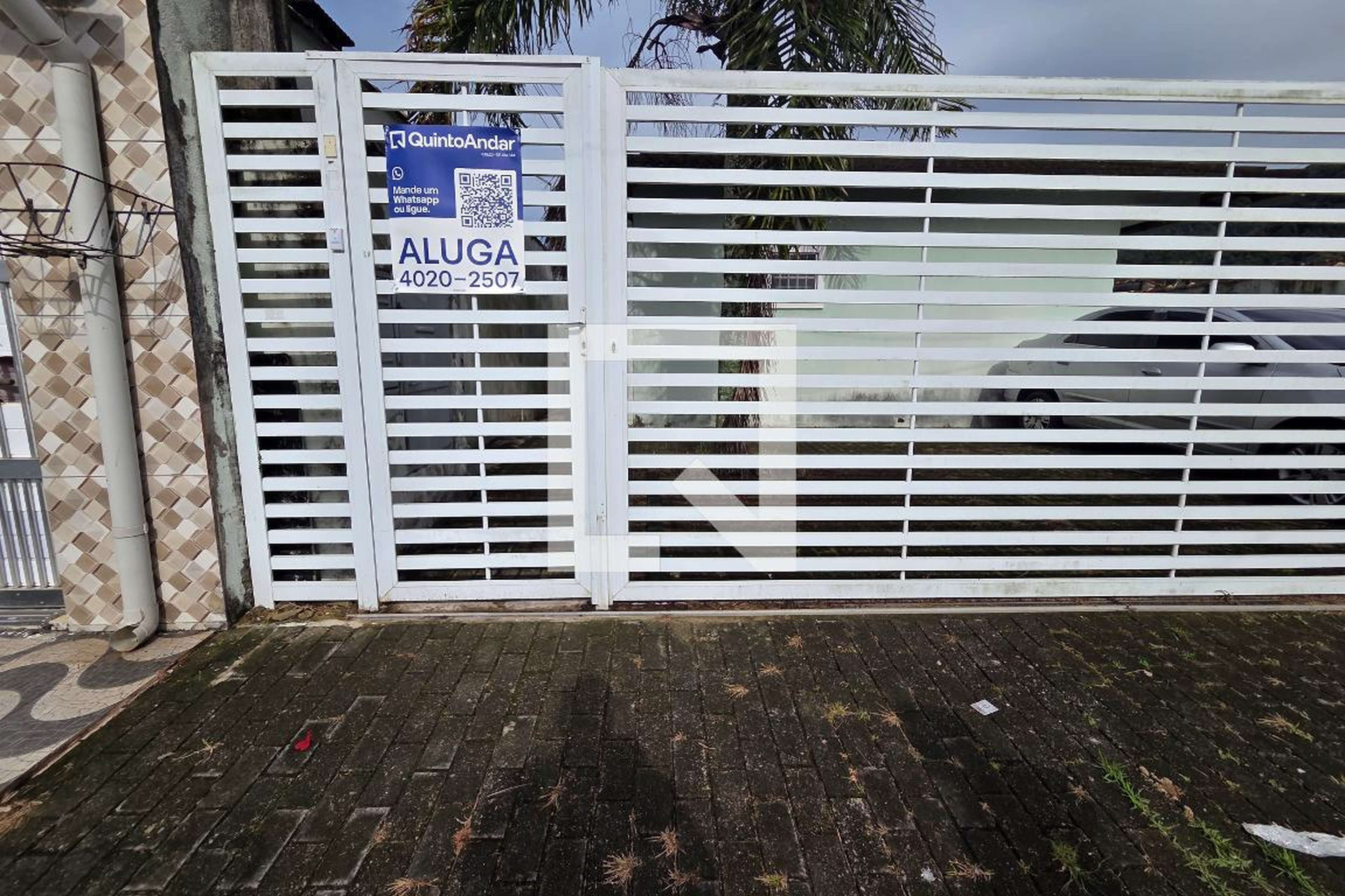 Fachada Condomínio em Rua Berilo, 115