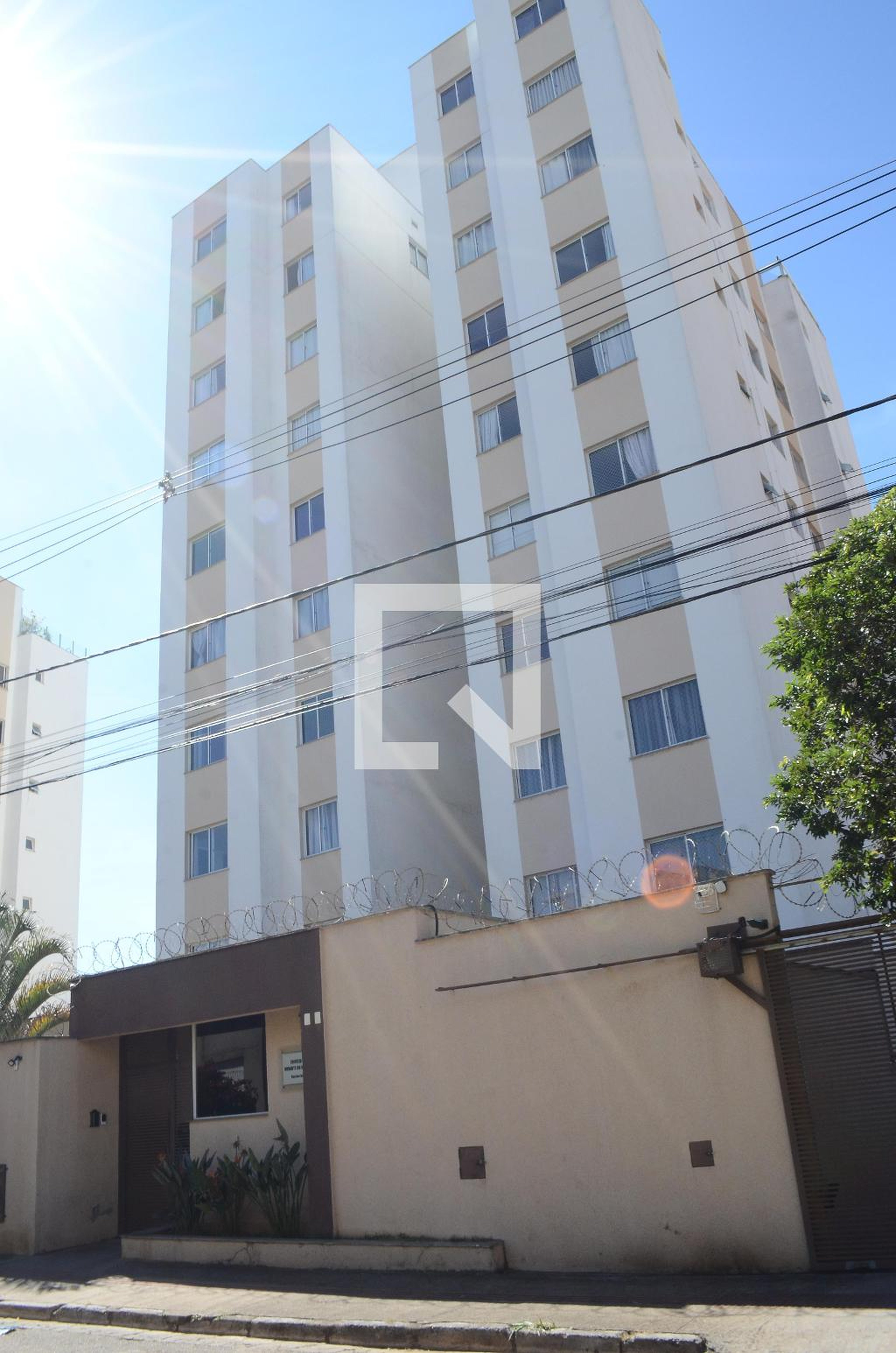 Fachada Condomínio em Rua dos Ipês, 165