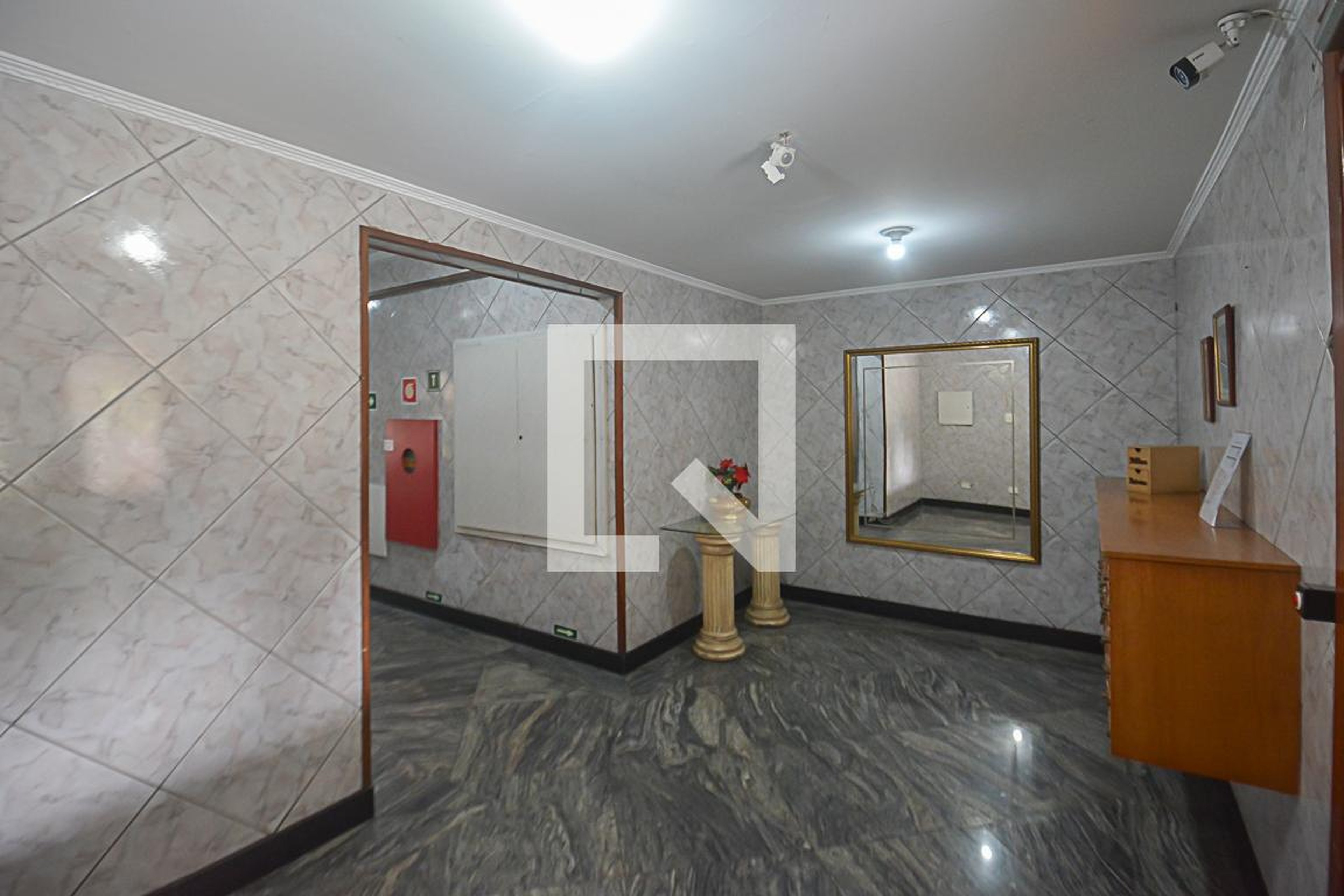 Hall de entrada Condomínio em Rua Noel Rosa, 11974252802