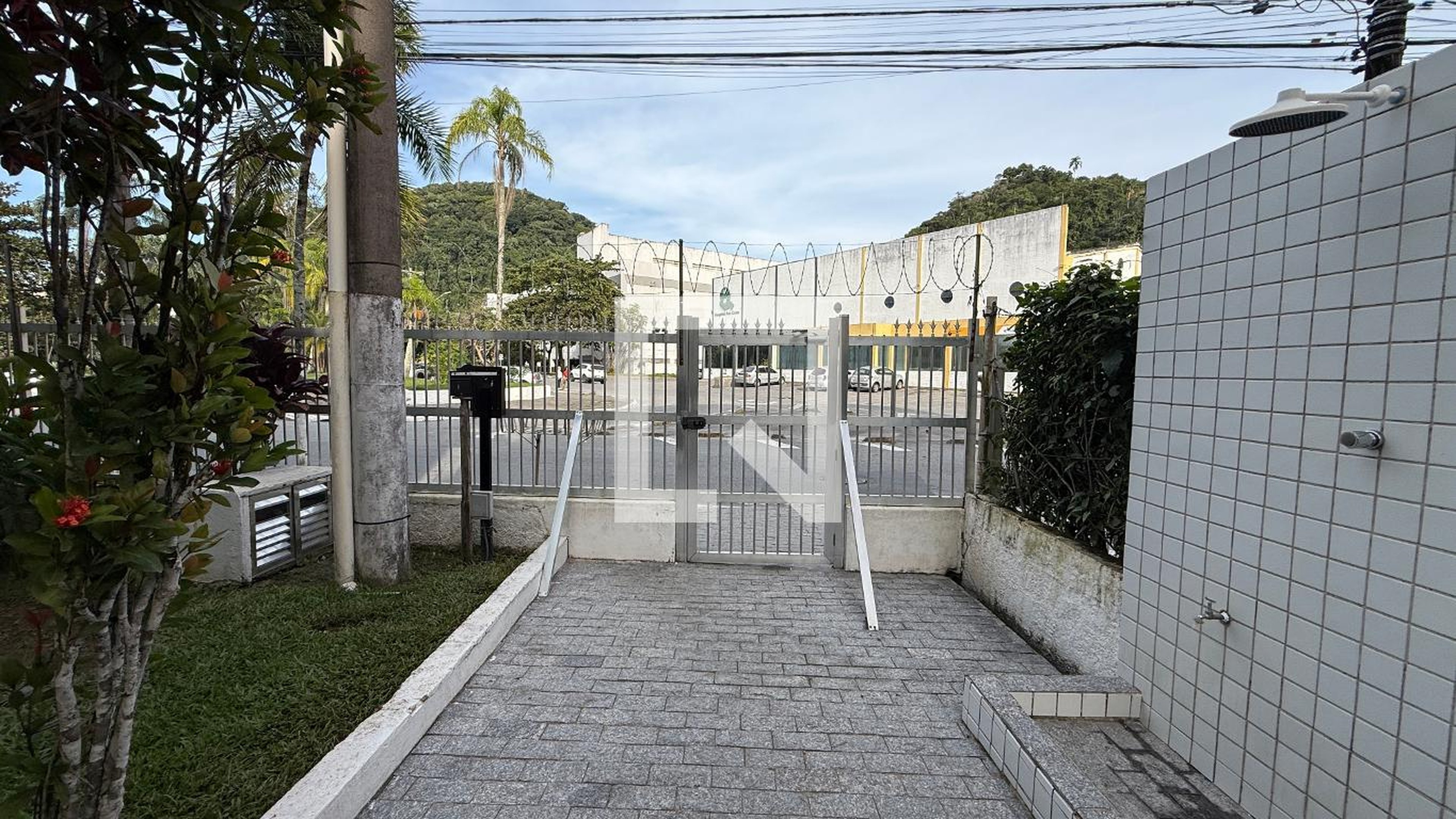 Fachada Condomínio em Rua Marivaldo Fernandes, 30