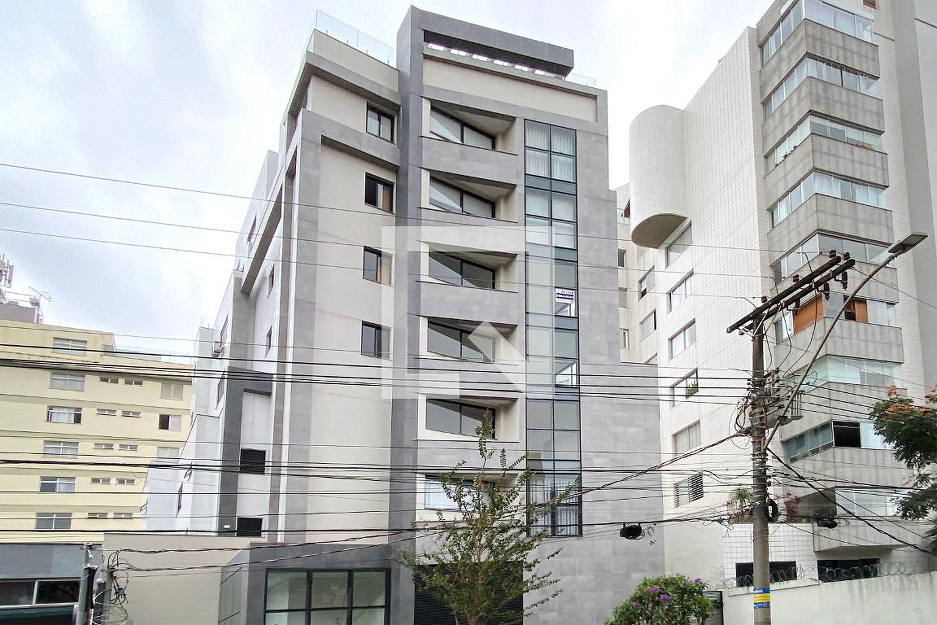 Fachada Condomínio em Rua Vitório Marçola, 146