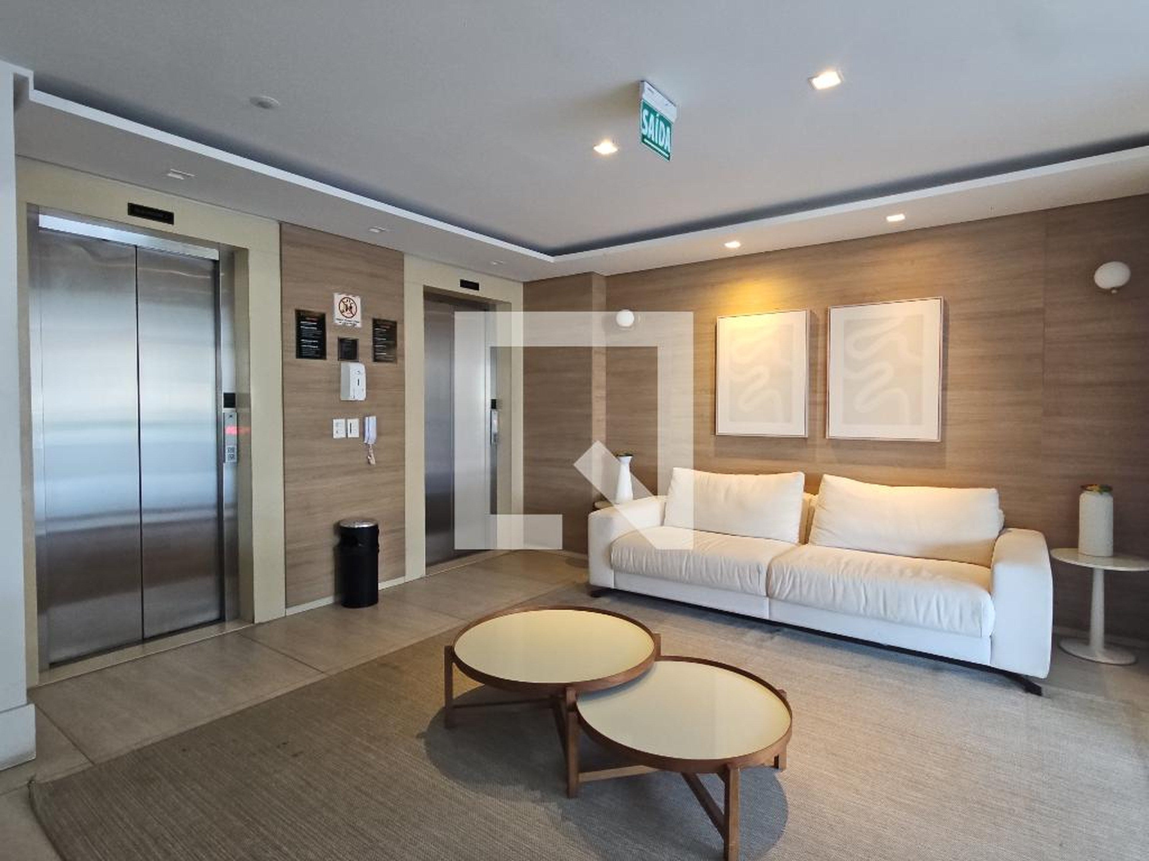 Hall - 535 Barra