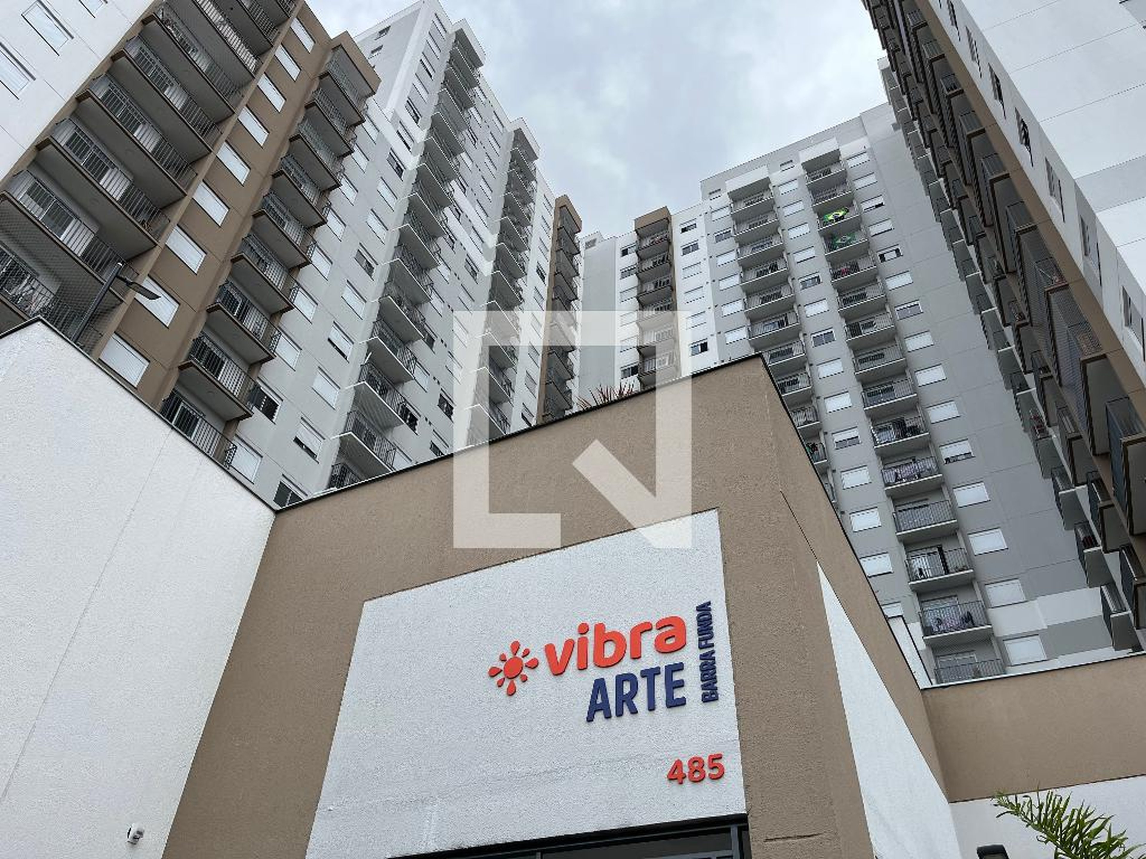 Fachada do Prédio Condomínio em Avenida Rudge, 845
