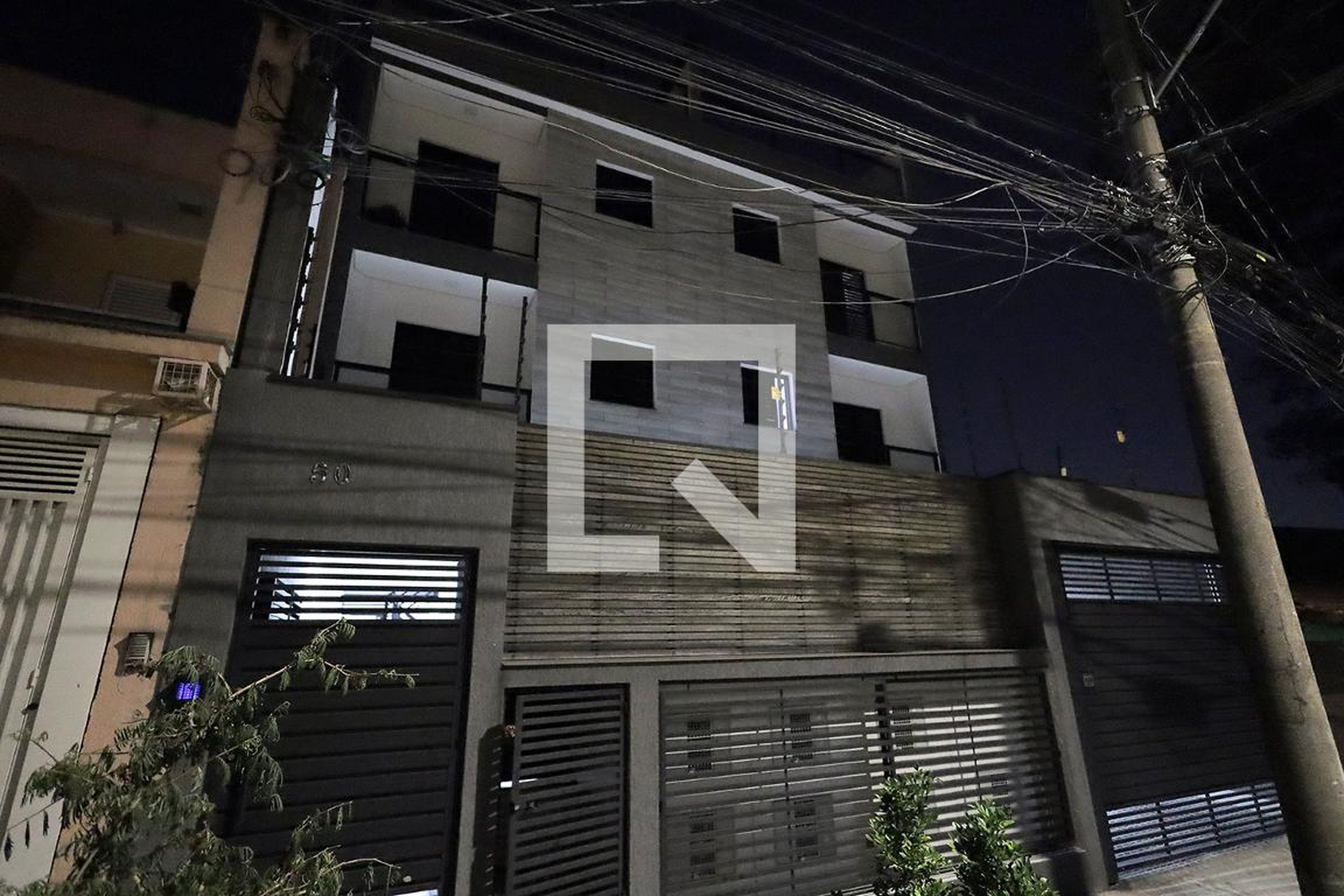 Fachada Condomínio em Rua Caetés, 50