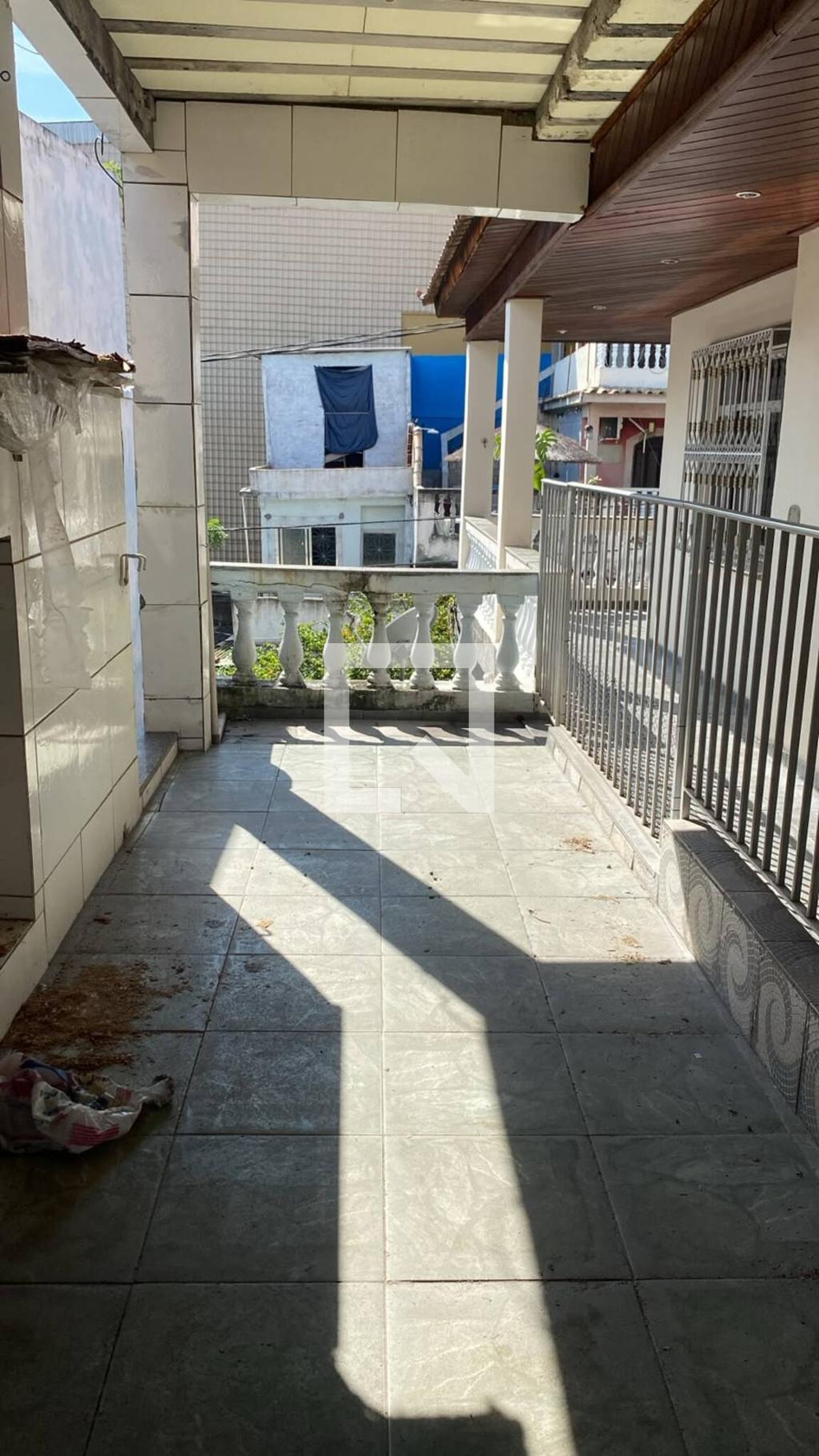 Área externa Condomínio em Rua Rio Acari, 151