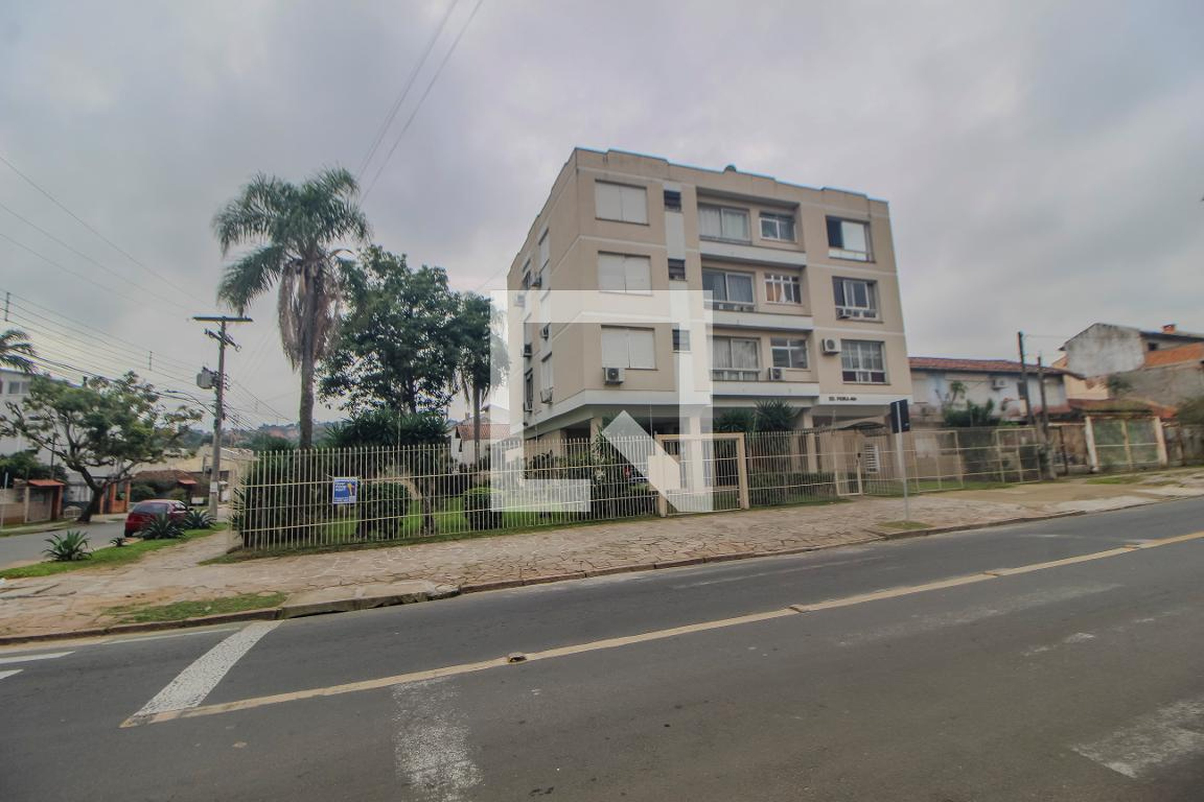 Fachada Condomínio em Rua Butuí, 464