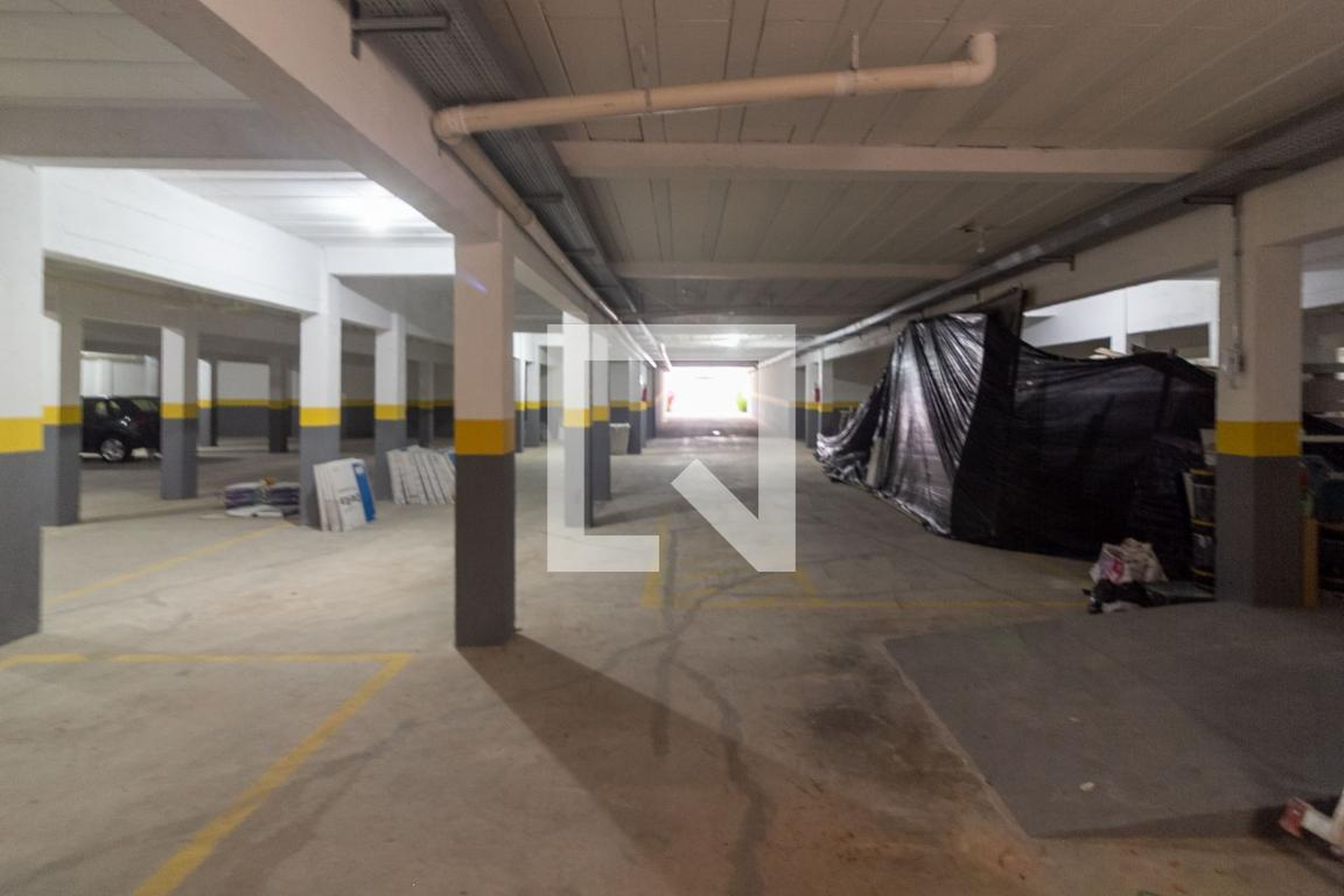Estacionamento - ômino Ville de Freches