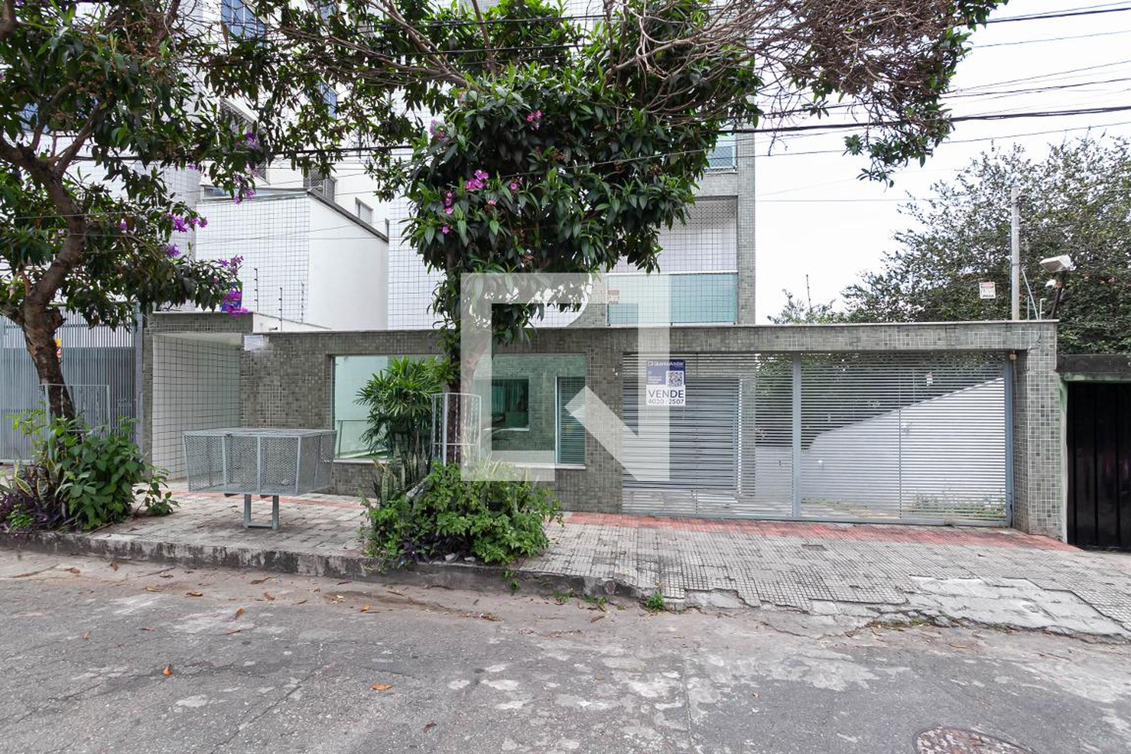 Fachada Condomínio em Rua Deputado Wilson Tanure, 458