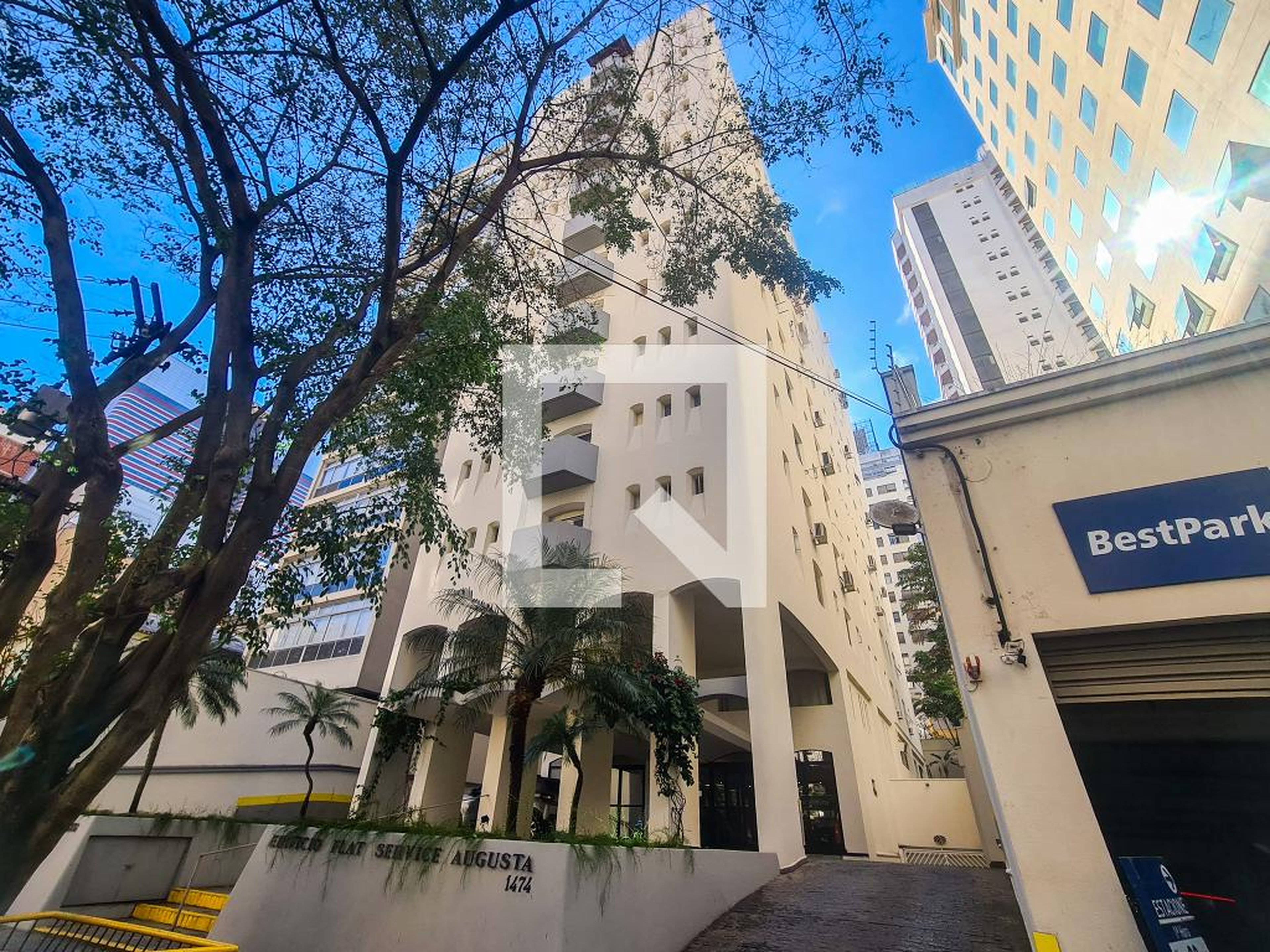 Fachada Edifício Flat Service Augusta