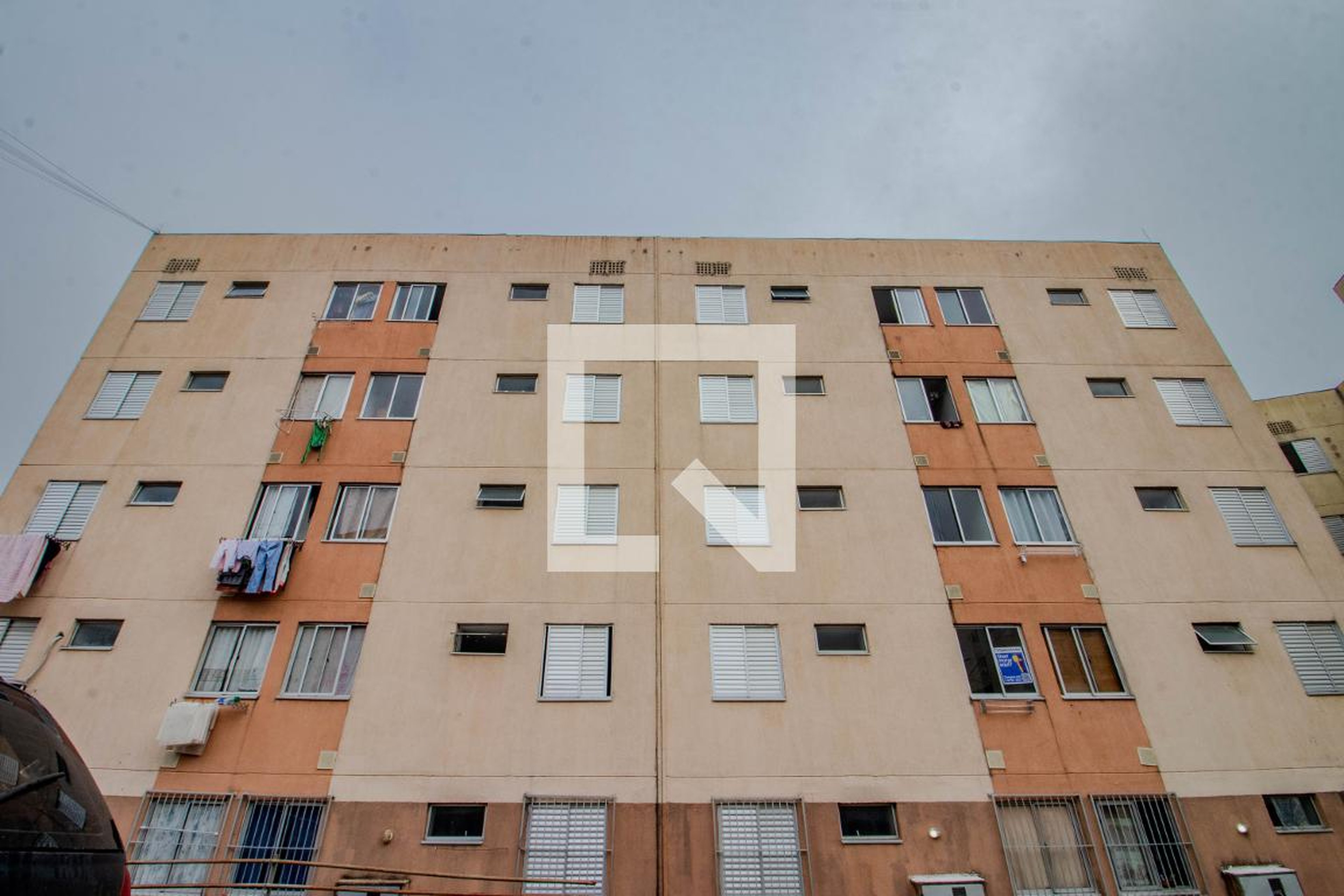 Fachada Condomínio em Estrada Martim Félix Berta, 150