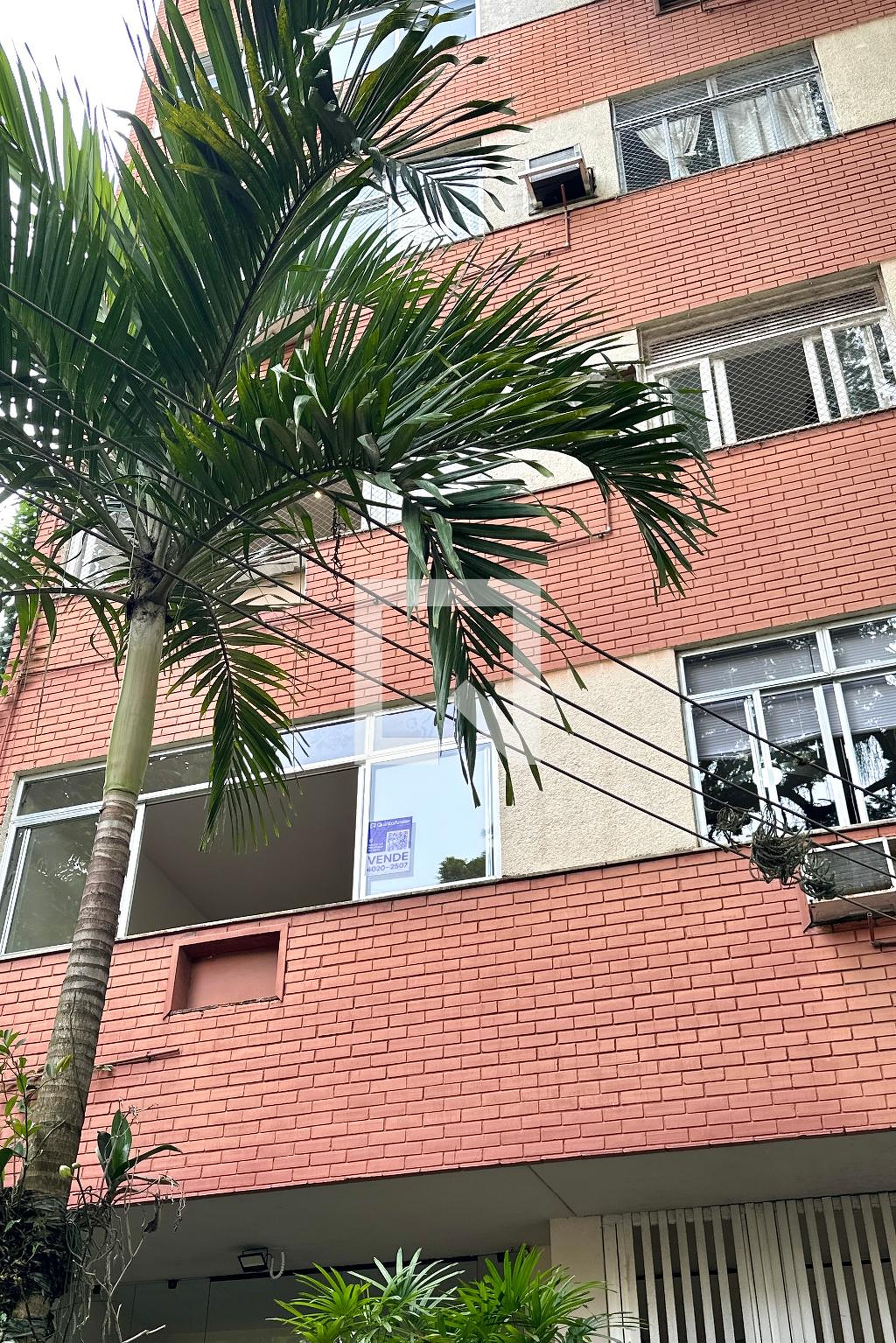Fachada Condomínio em Rua dos Oitis, 58