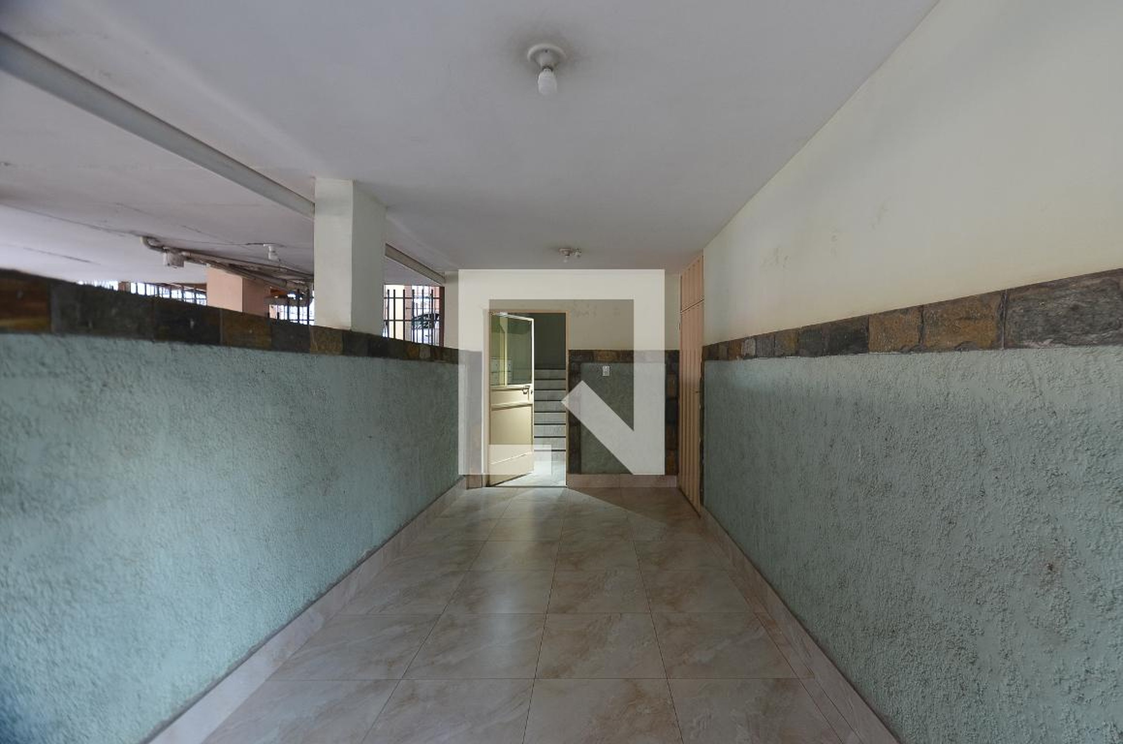 Hall de entrada Condomínio em Rua Emílio Ricaldoni, 141a