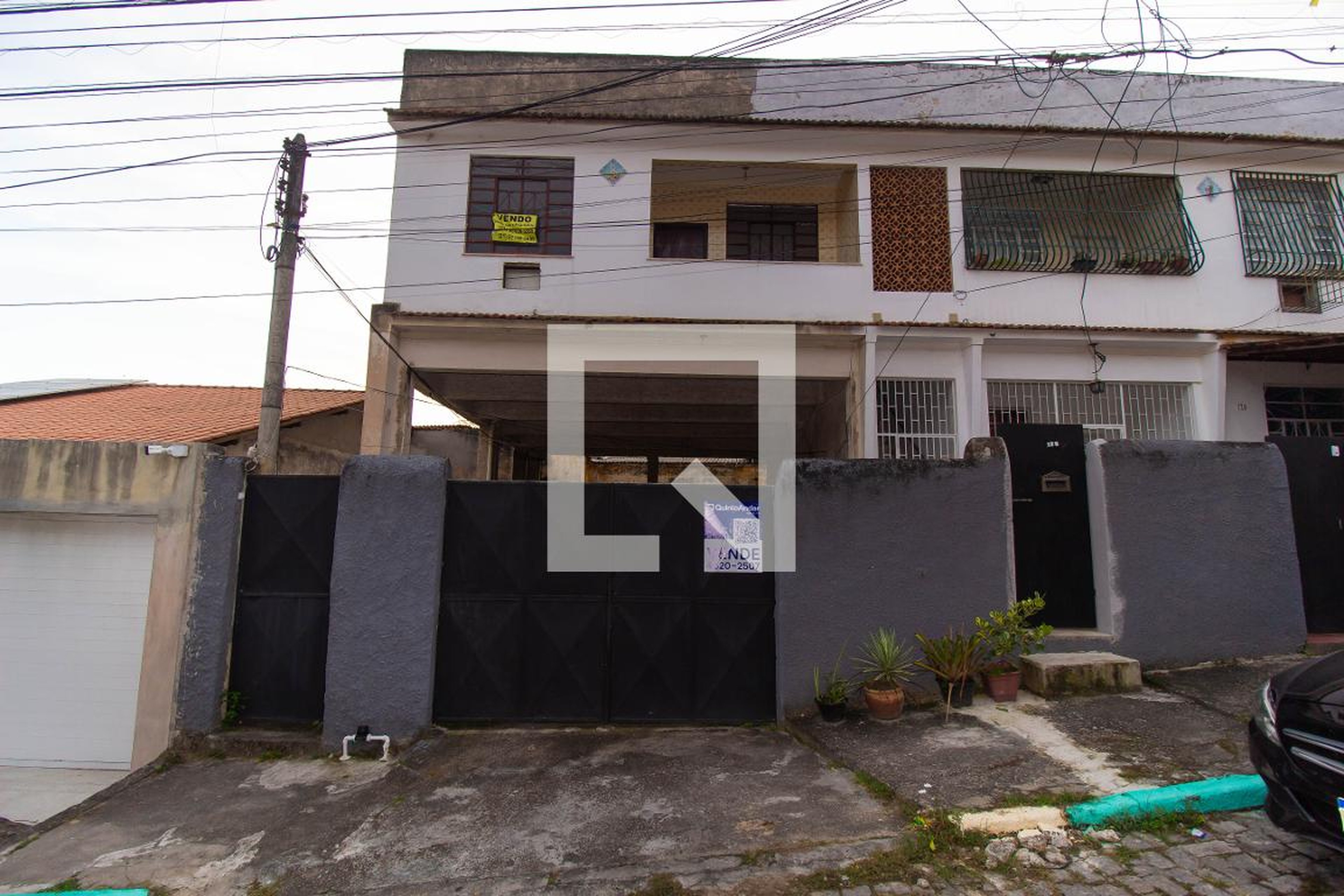 Fachada Condomínio em Rua Gustavo Lopes Oliveira, 129