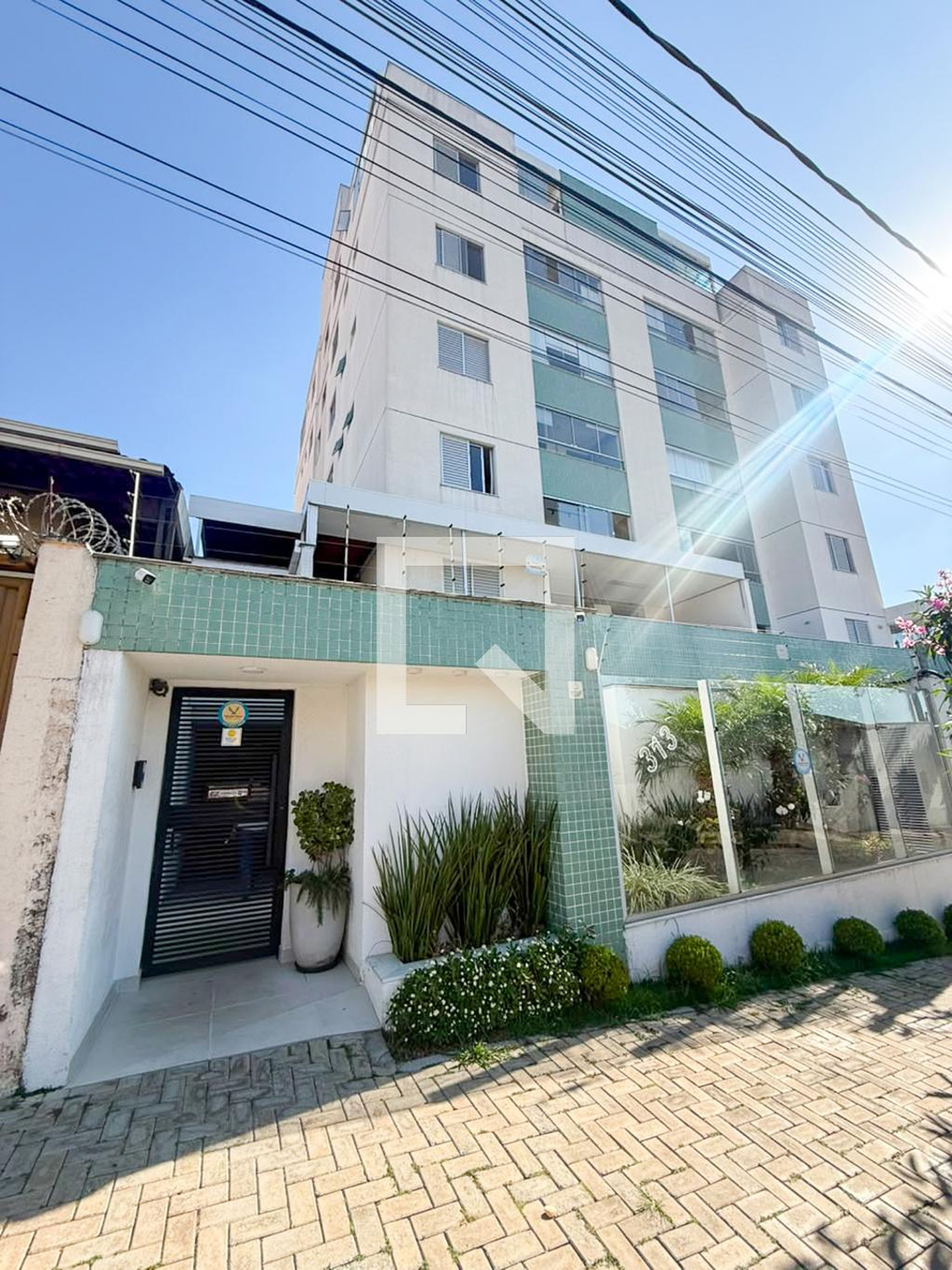 Fachada Condomínio em Rua Antônio Alves Costa, 313
