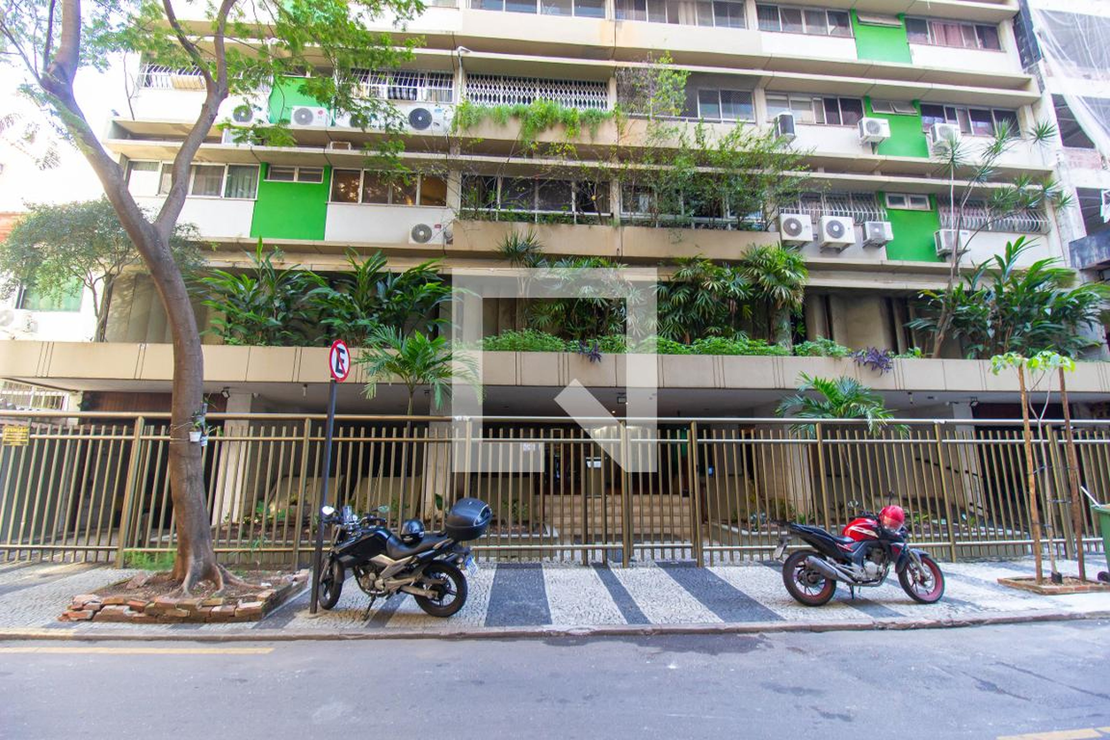 Fachada Condomínio em Travessa Gastão Ruch, 16