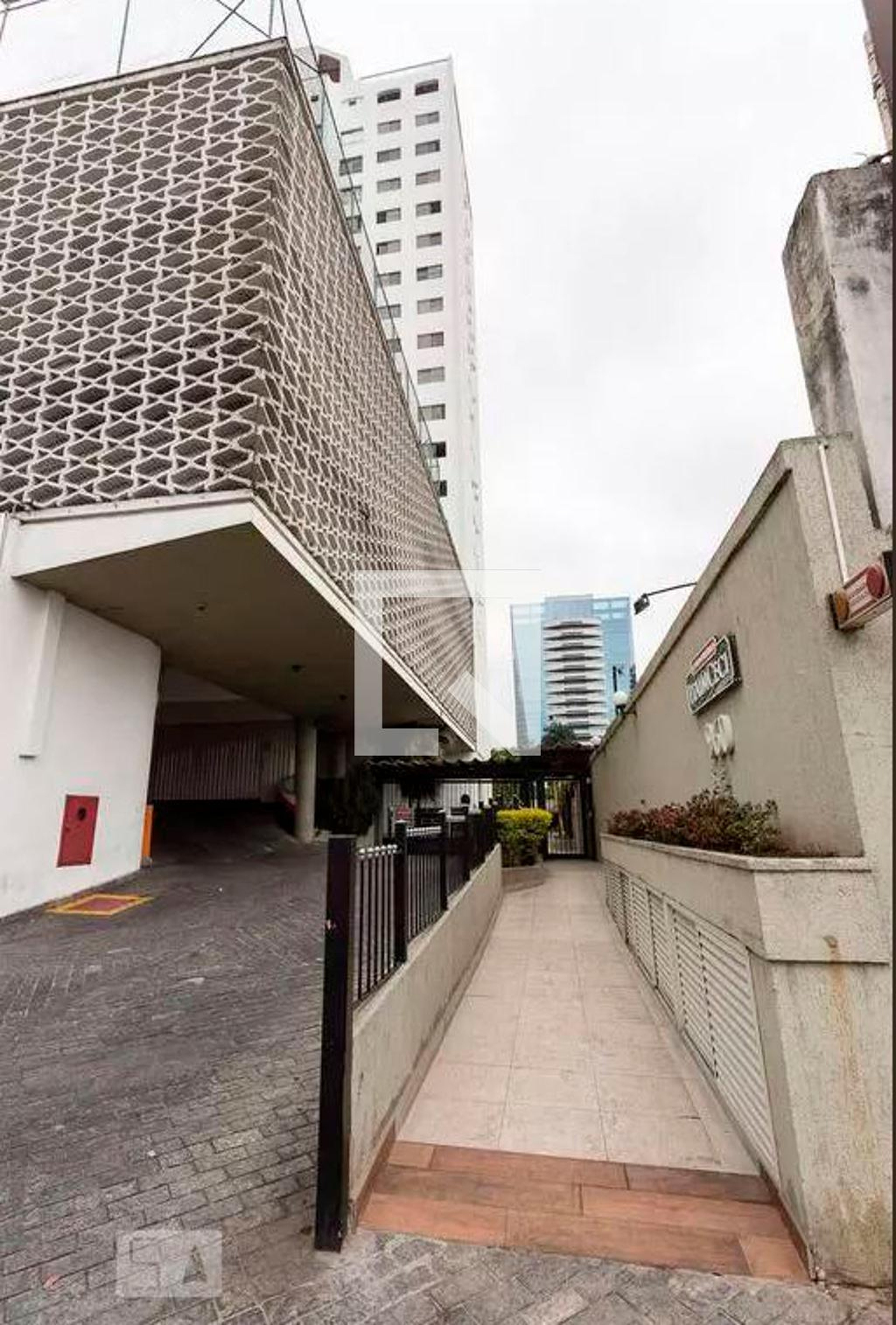 Fachada Edificio Centro Comercial Itaim Ceci