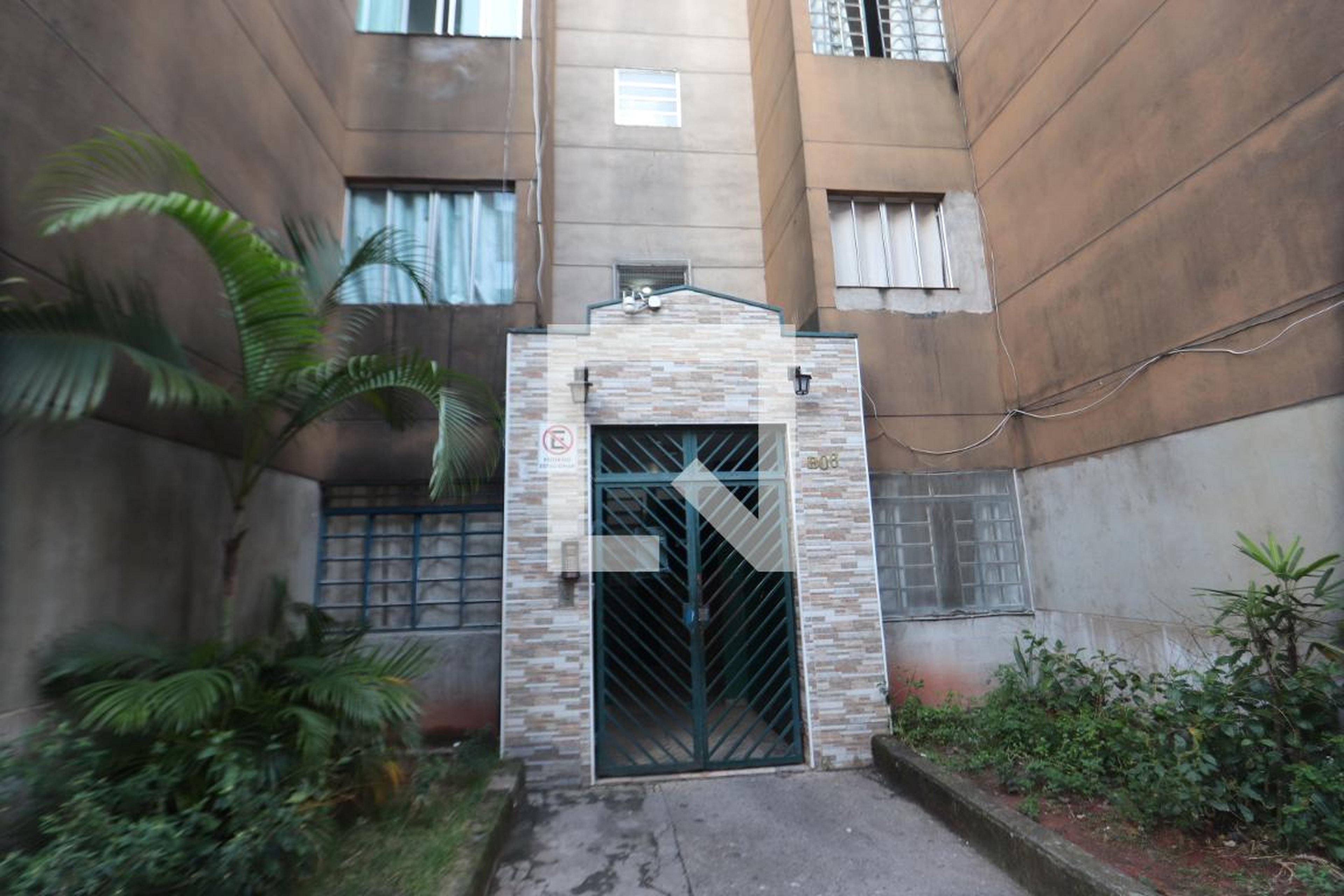 Fachada Condomínio em Rua Doutor Caetano Estellita Pernet, 210