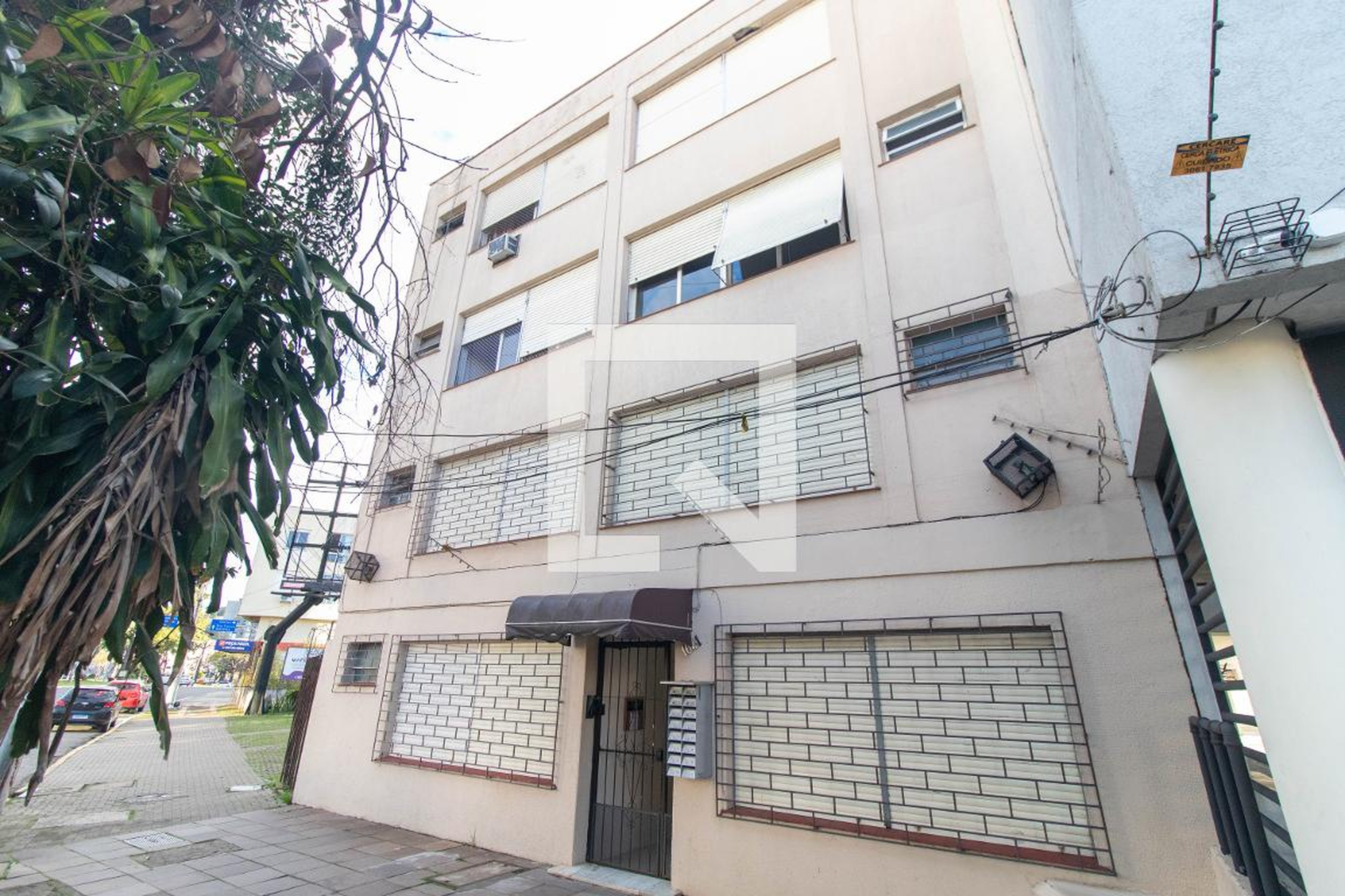 Fachada Condomínio em Avenida da Azenha, 1641