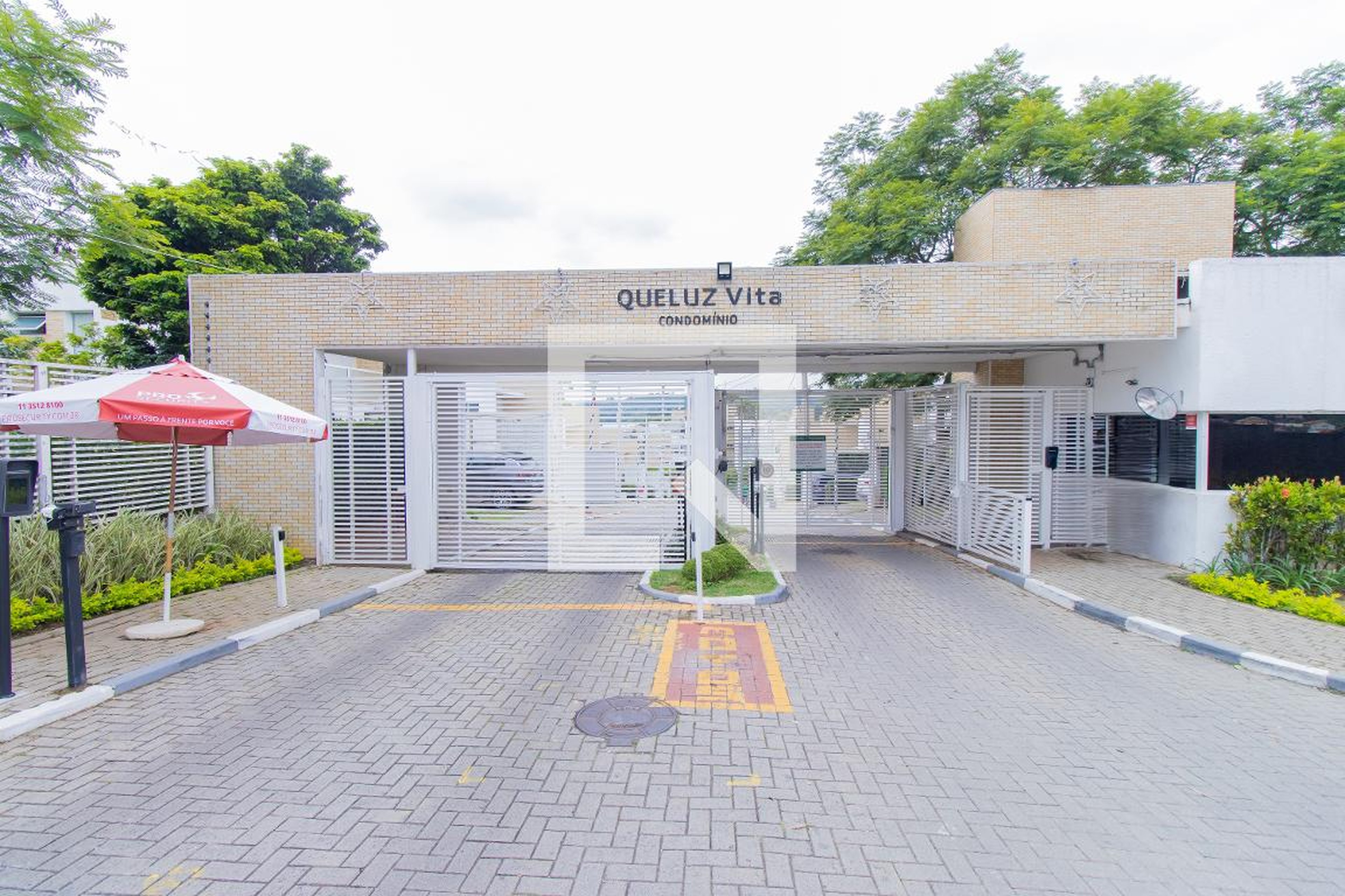 Fachada do condomínio Condomínio Queluz Vita
