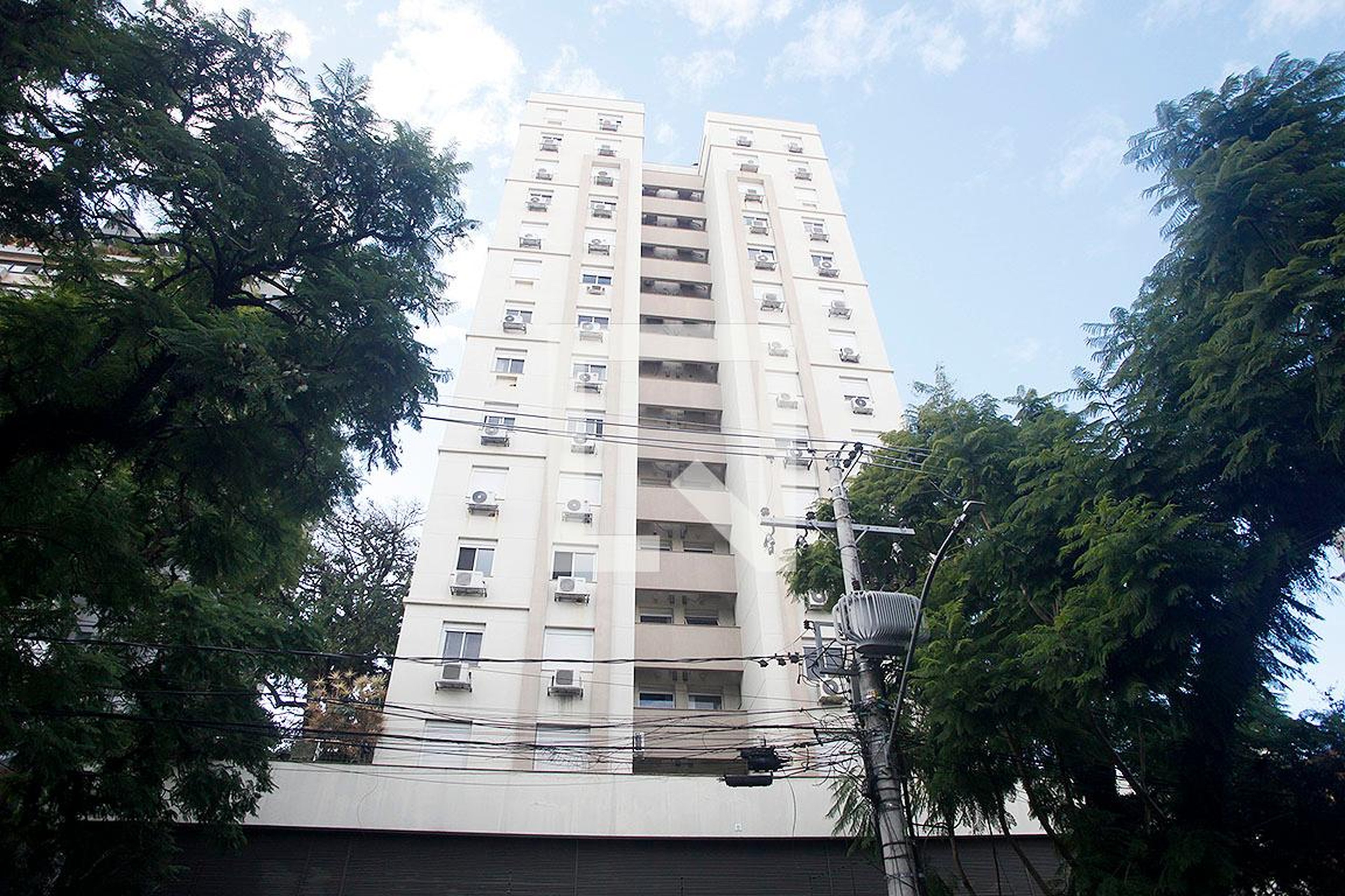 Fachada Condomínio Confraria 242
