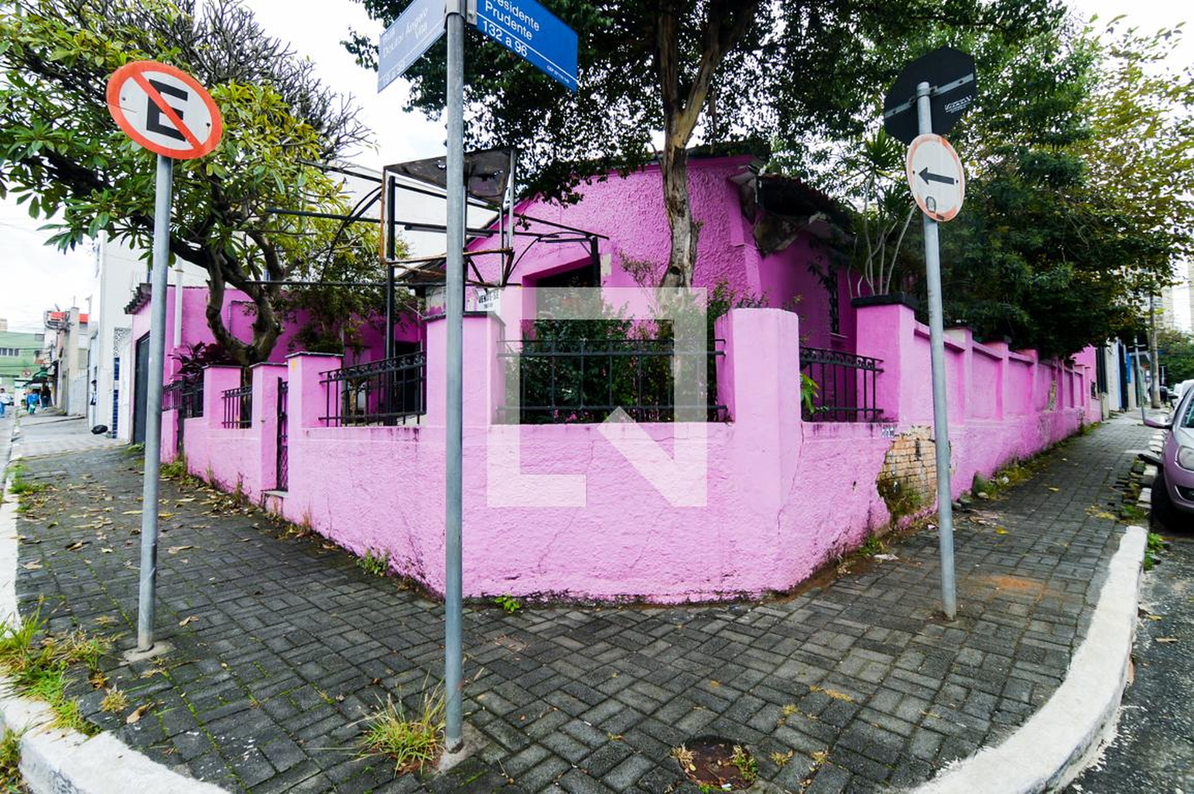 Fachada Condomínio em Rua Doutor Ângelo Vita, 99