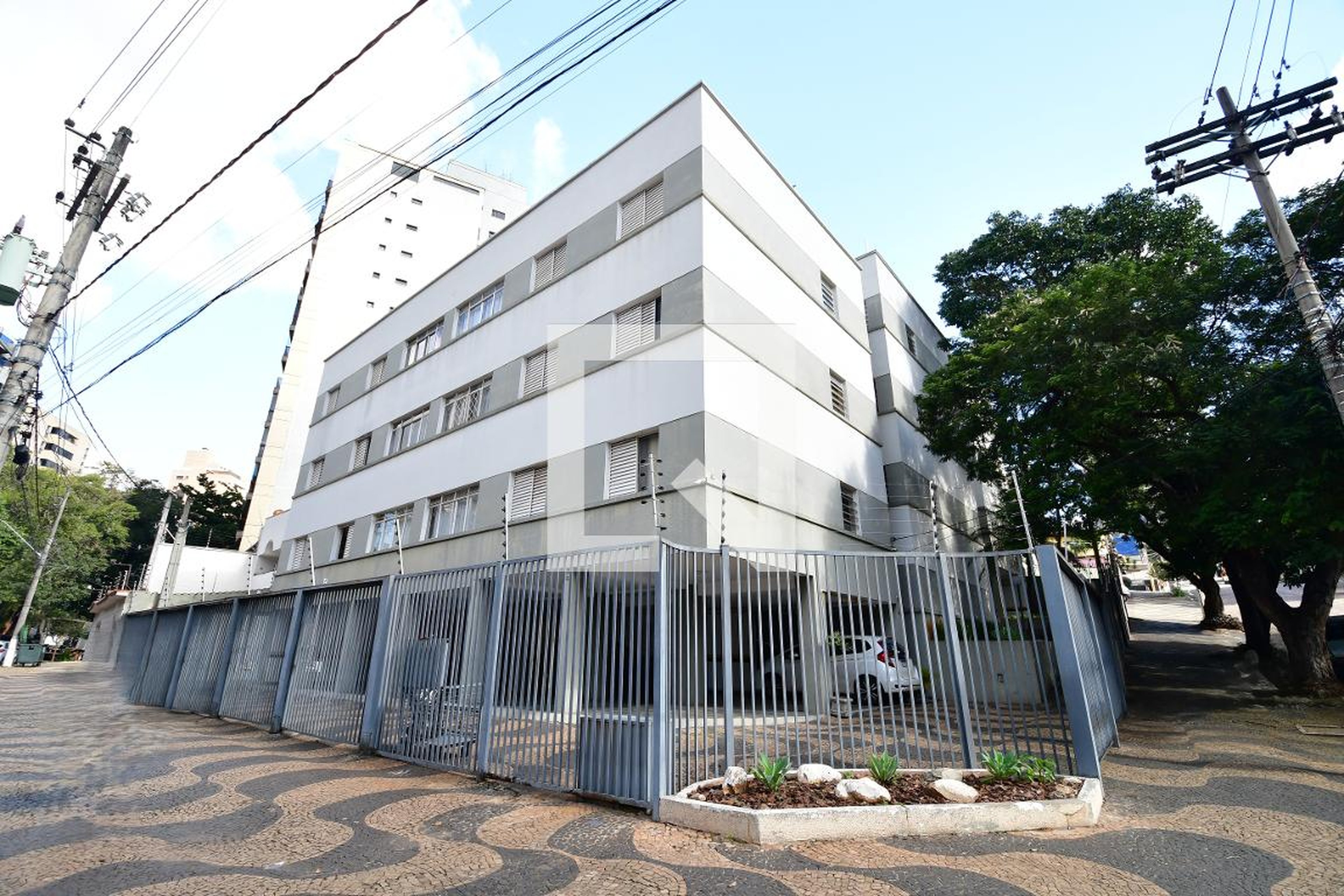 Fachada do Prédio Condomínio Silvia S. Raskim