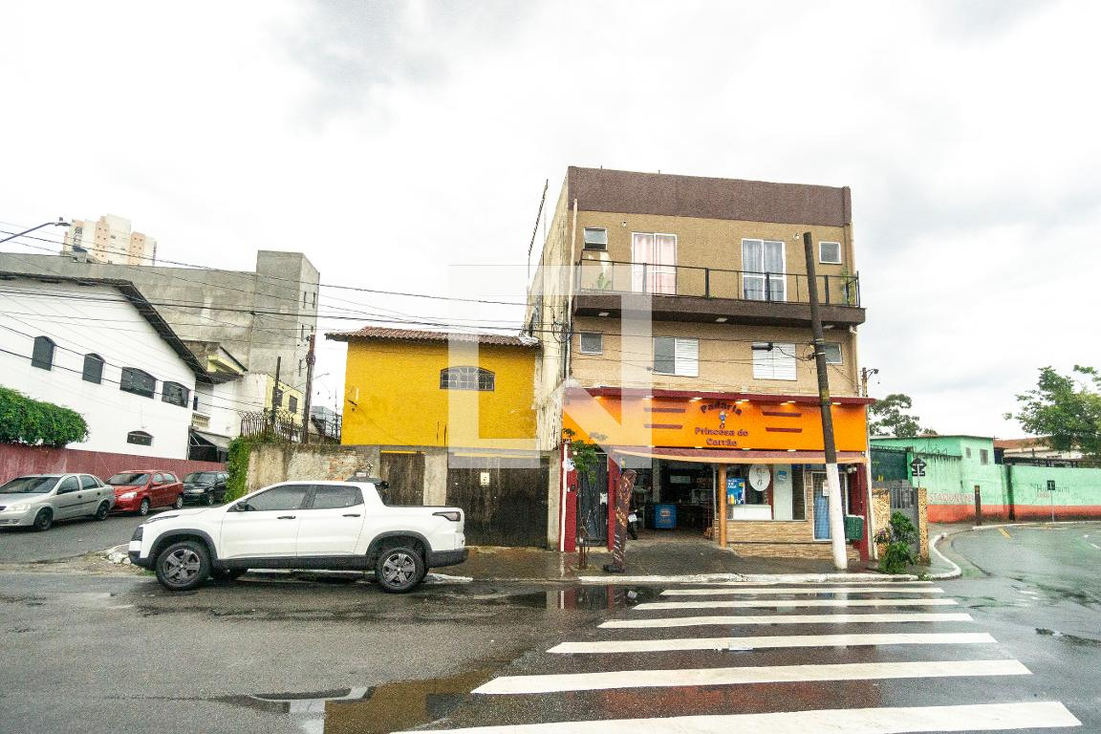 Fachada Condomínio em Rua Engenheiro Pegado, 1739