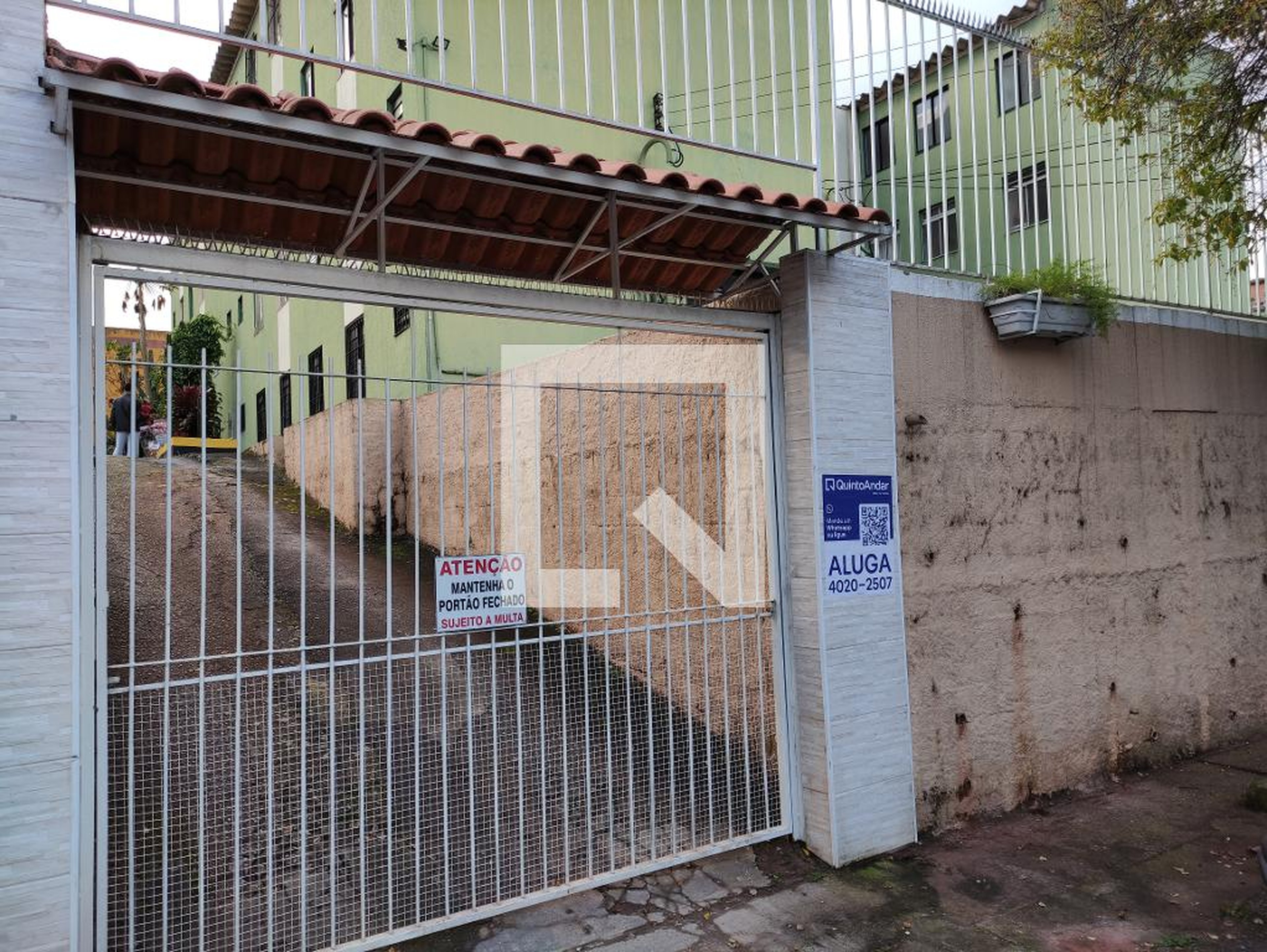 Fachada Condomínio em Rua José Lavechia, 57