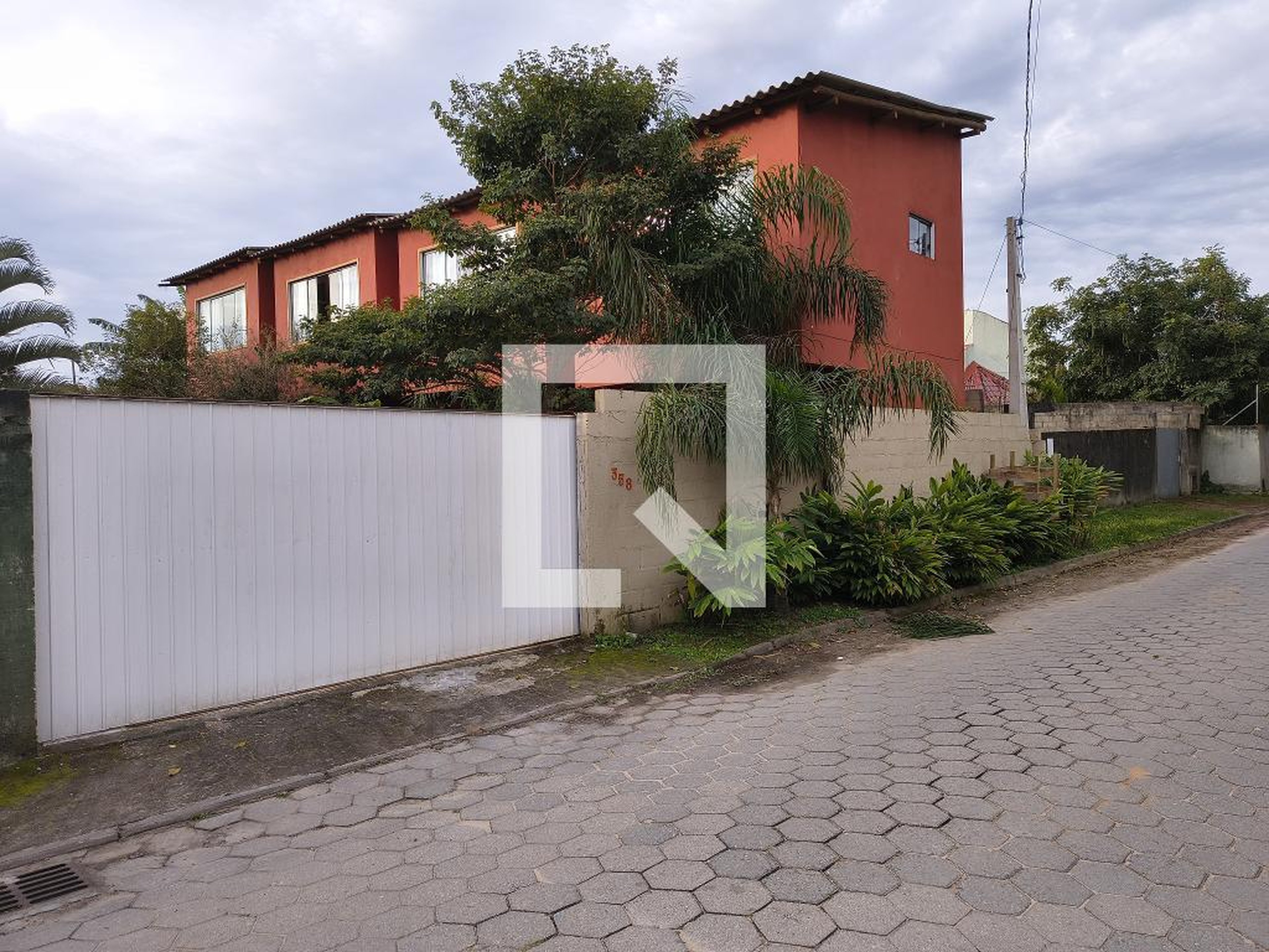 Fachada Condomínio em Servidão Caminho das Orquideas, 358