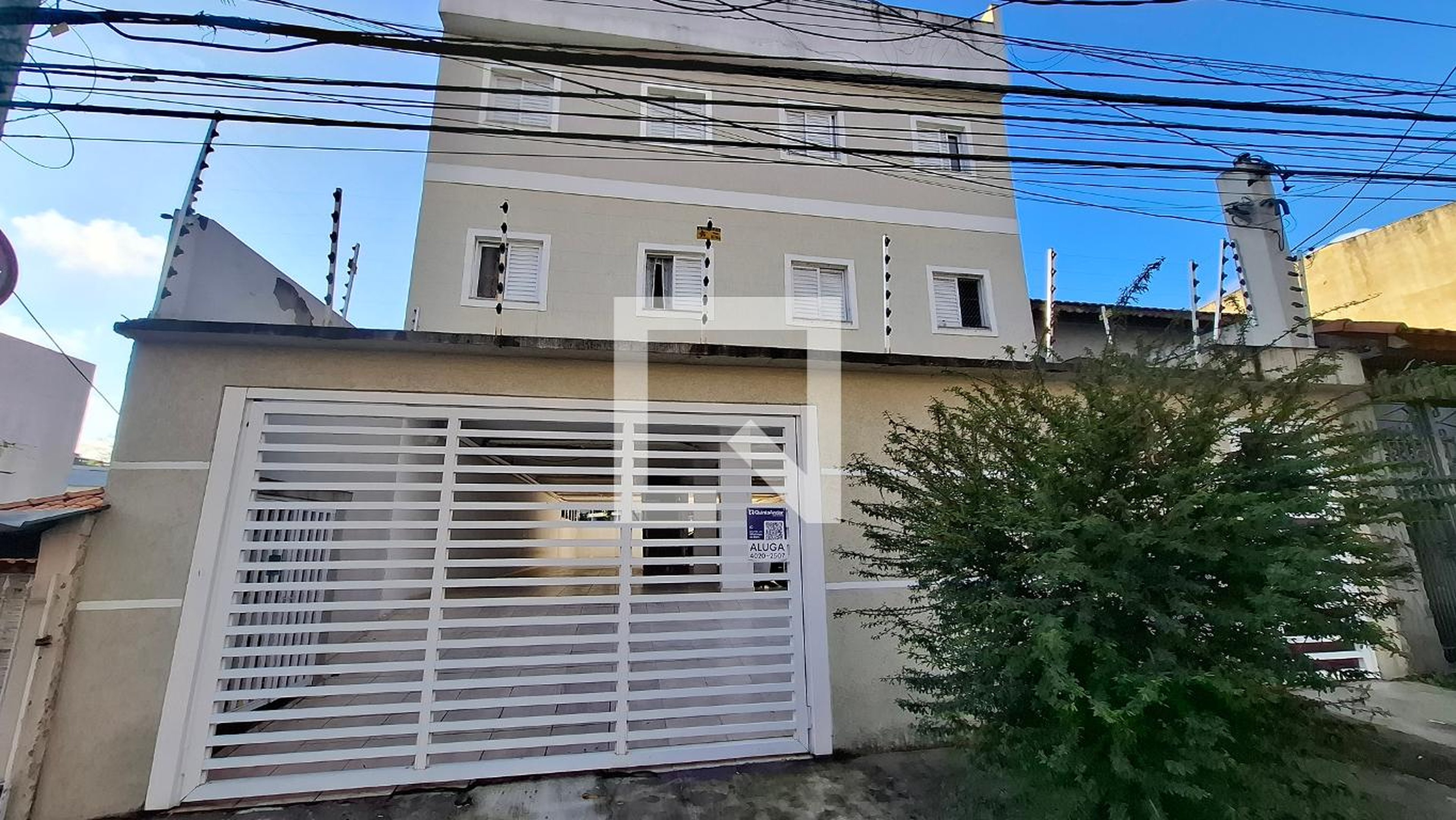Fachada Condomínio em Rua Colúmbia, 1381