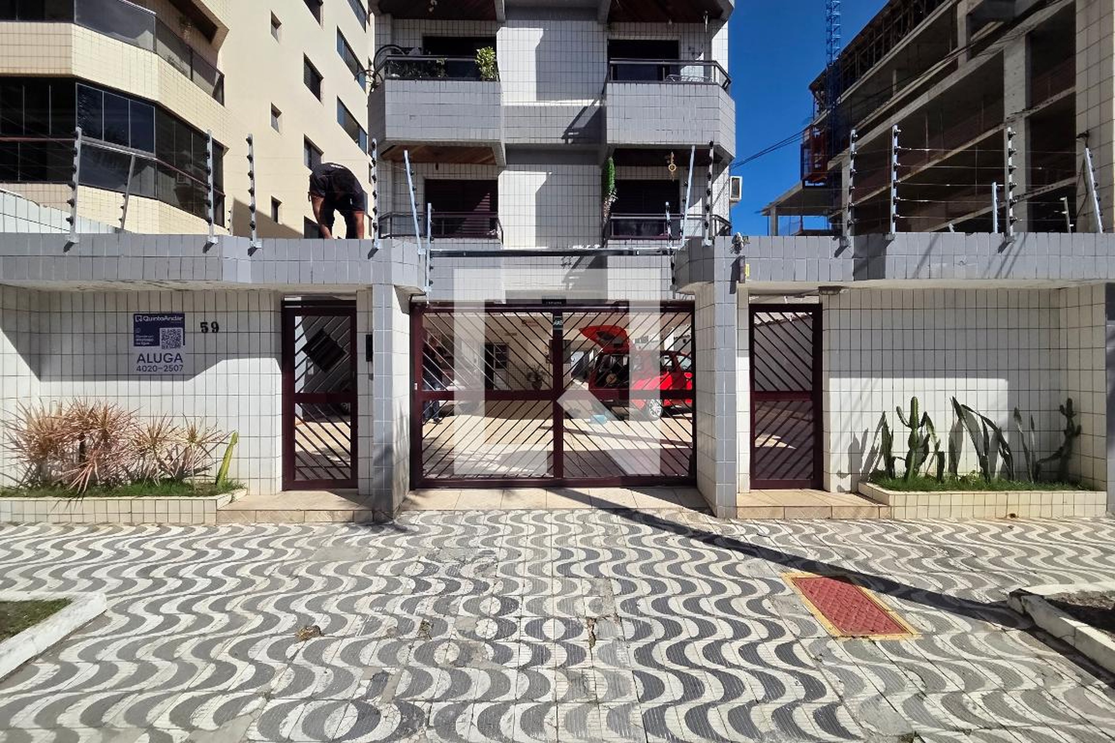 Fachada Condomínio em Rua Perequê, 59