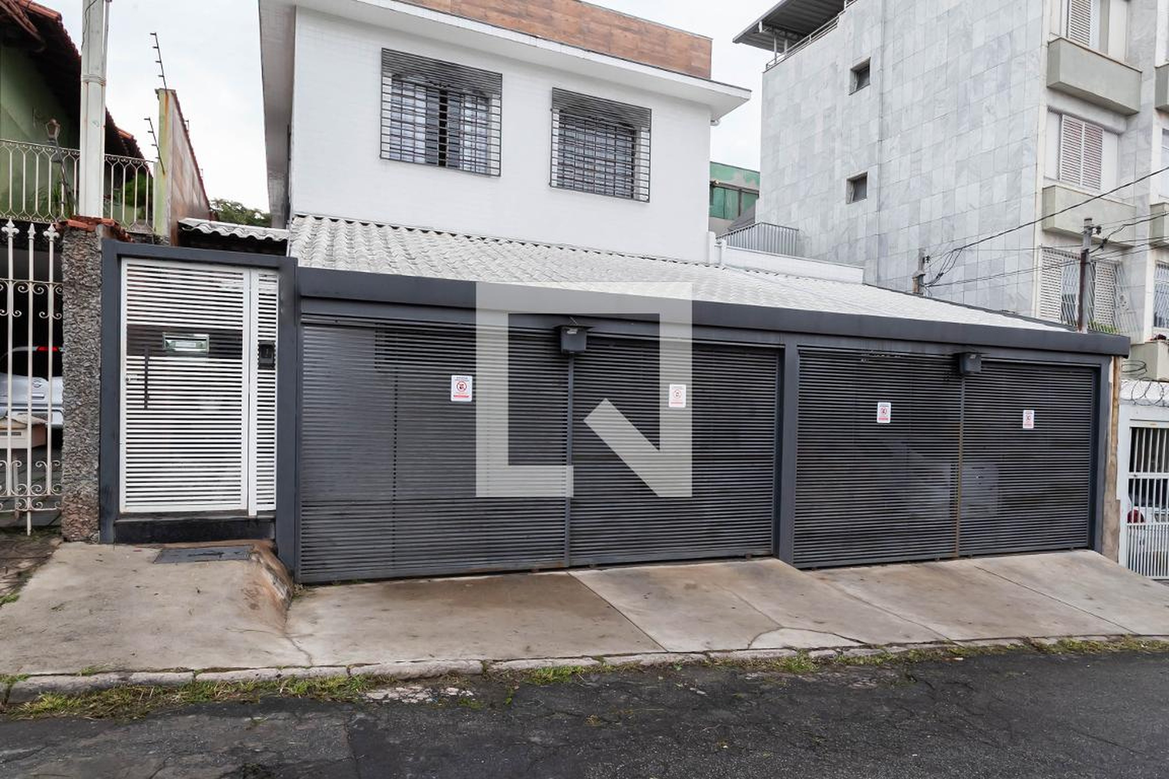 Fachada Condomínio em Rua Apucarana, 169