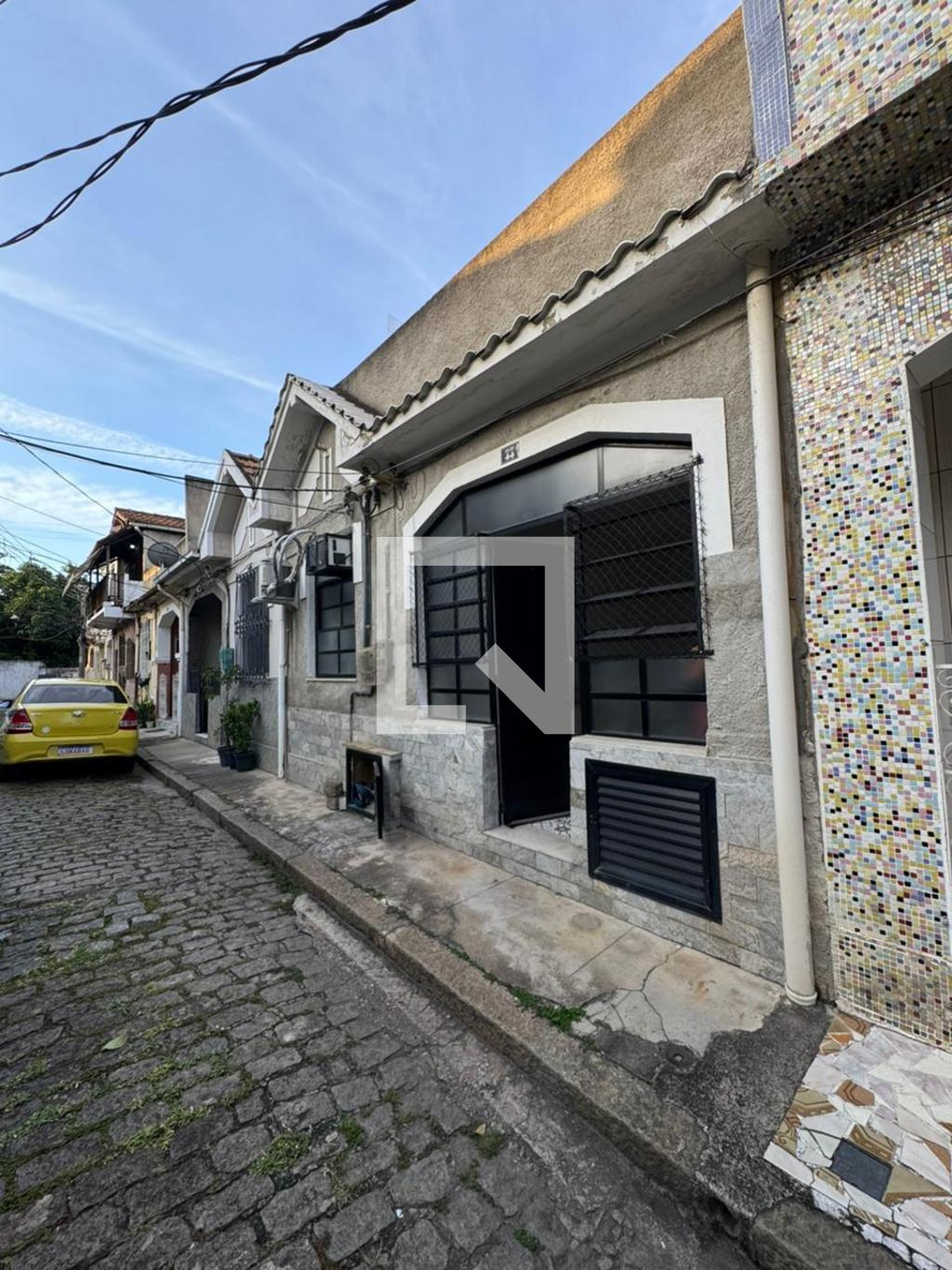 Fachada Condomínio em Rua Ana Neri, 662