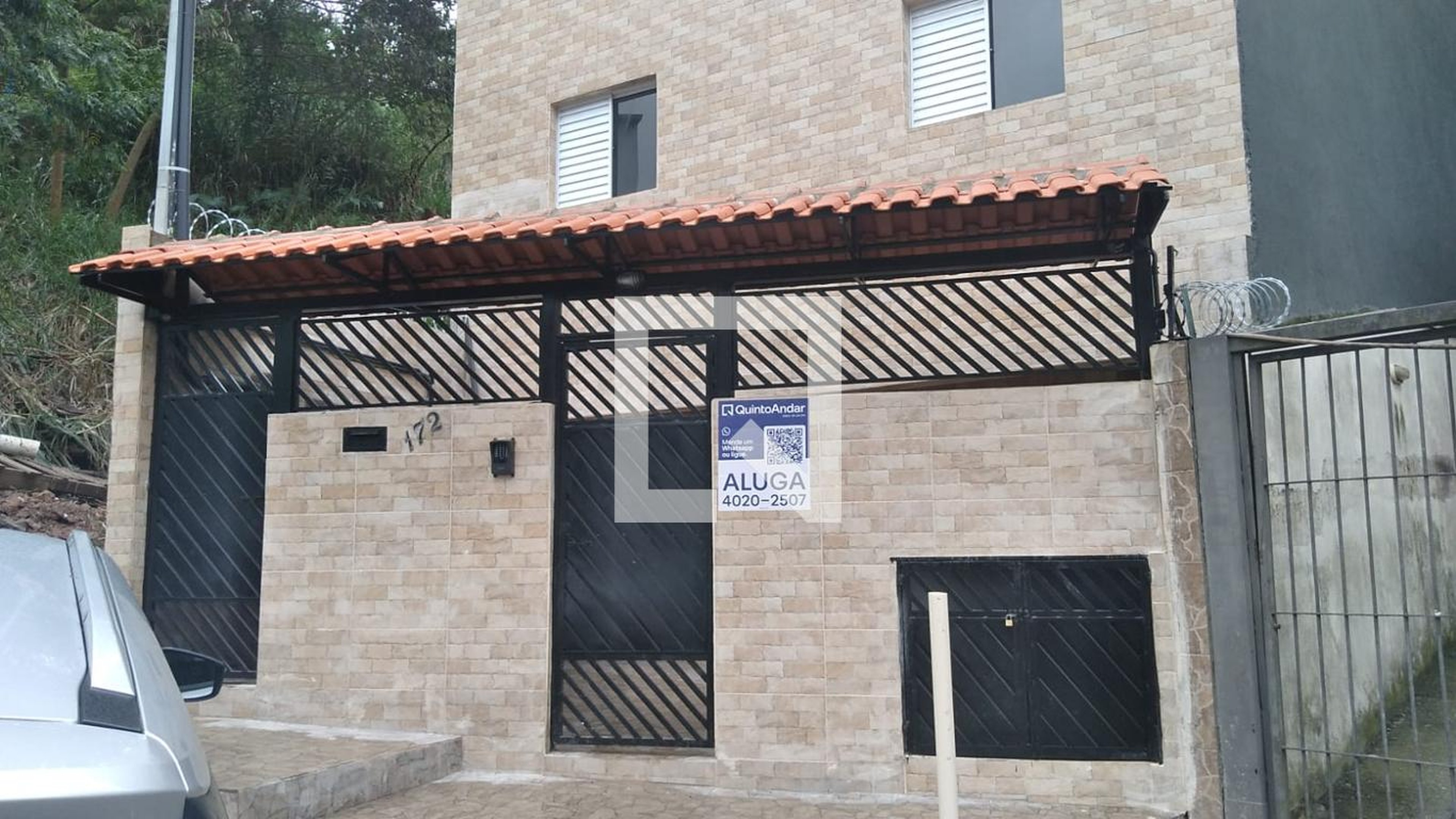 Fachada Condomínio em Rua Dorneles, 172